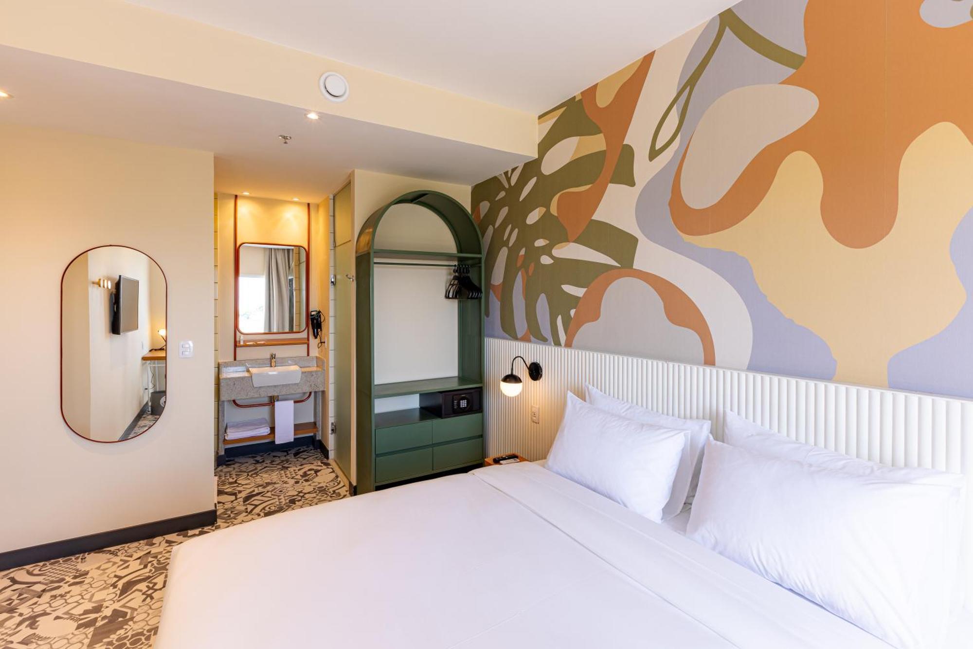 Quarto com Cama Queen-Size e Varanda