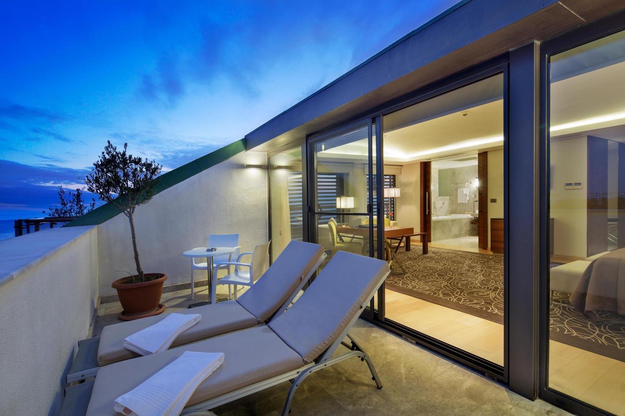 Junior Suite mit seitlichem Meerblick