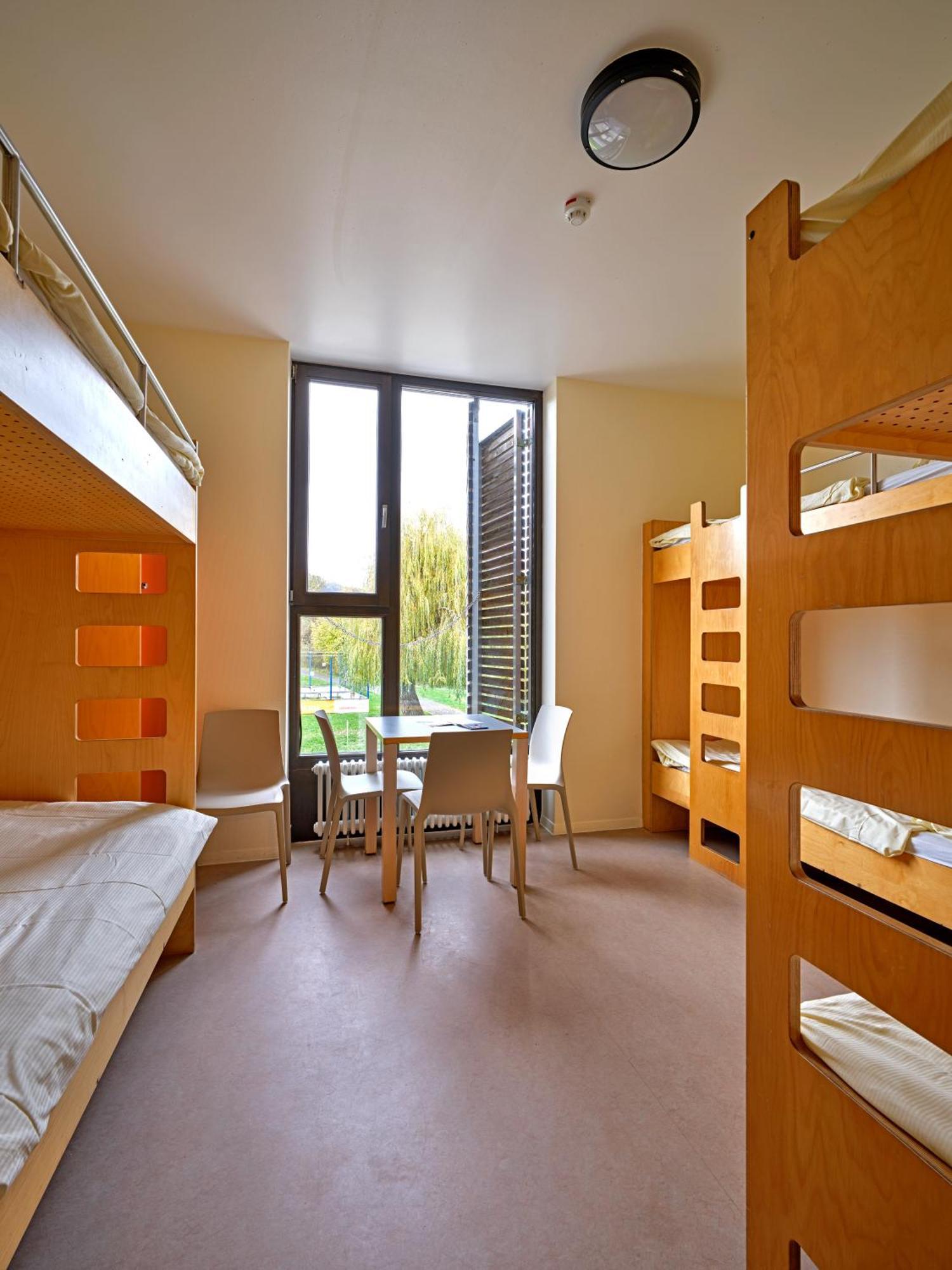 Single Bed Male Dormitory Room,1532668942:JPEG