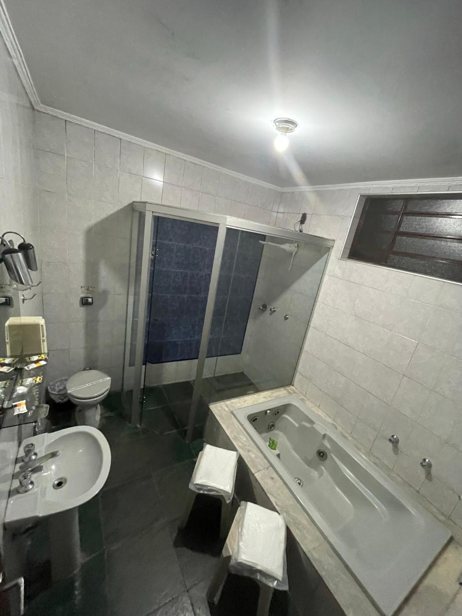 Suíte Deluxe com Banheira de Hidromassagem