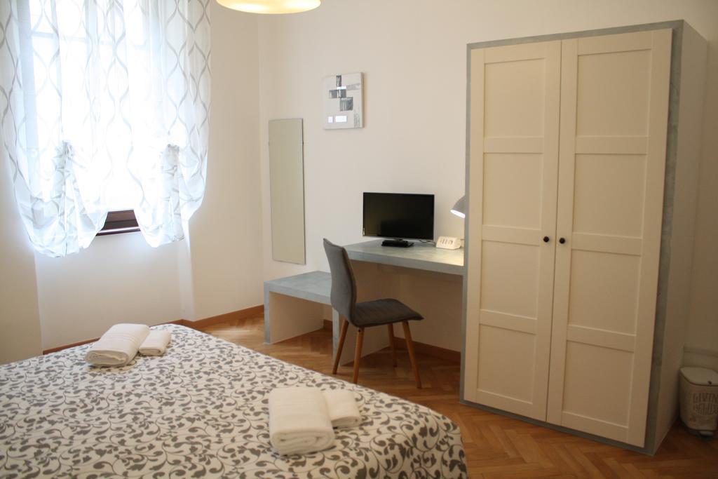 Dreibettzimmer mit Gemeinschaftsbad