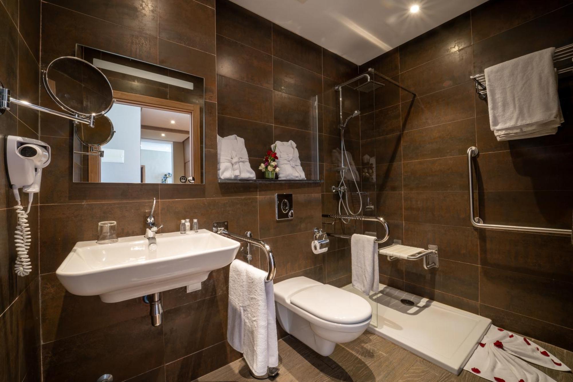 Superior Double Room,1535968291:JPEG