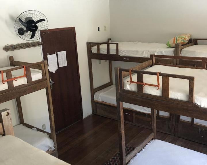 Cama em Dormitório Misto com 10 Camas