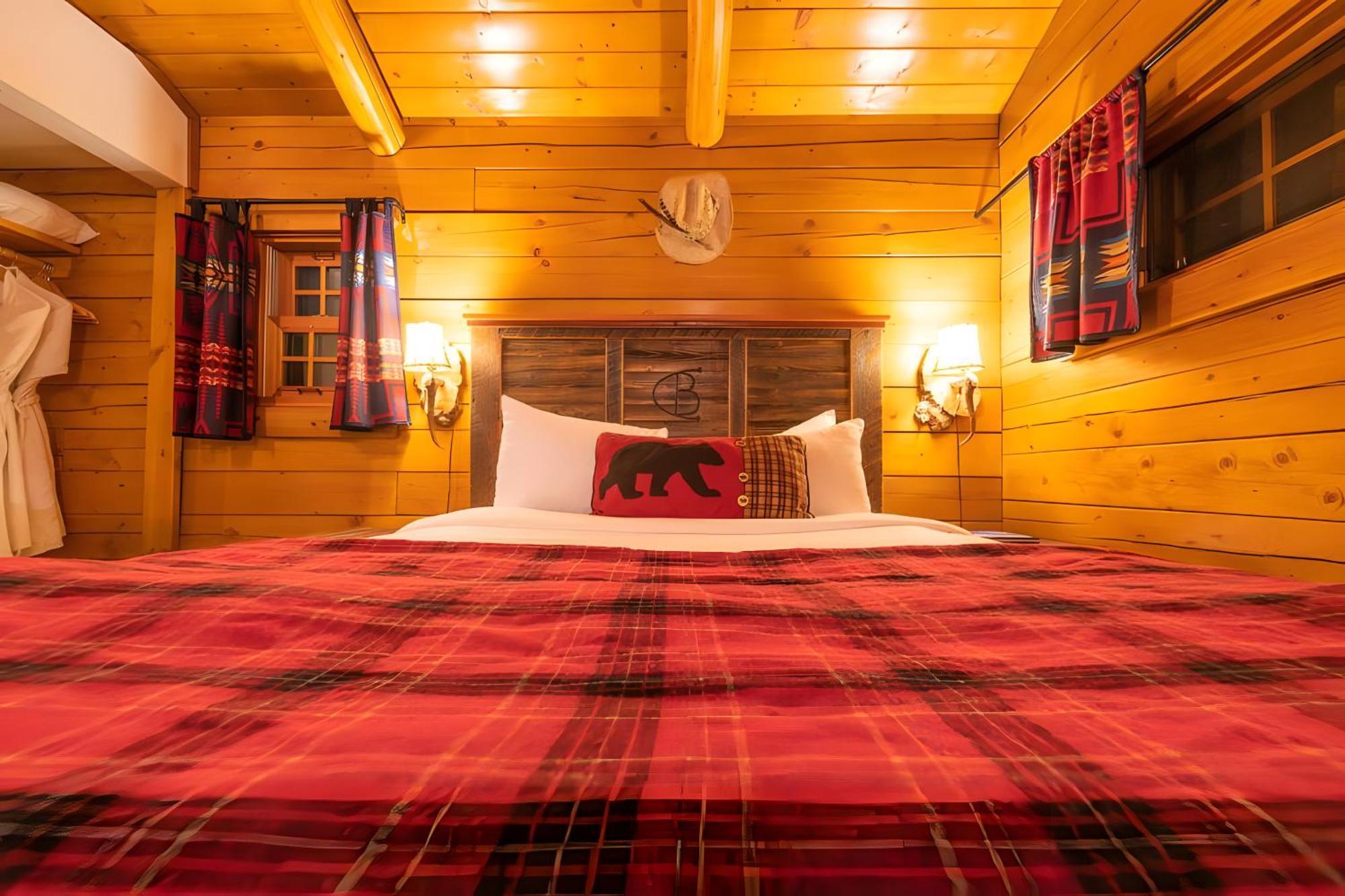 Hut met Queensize Bed