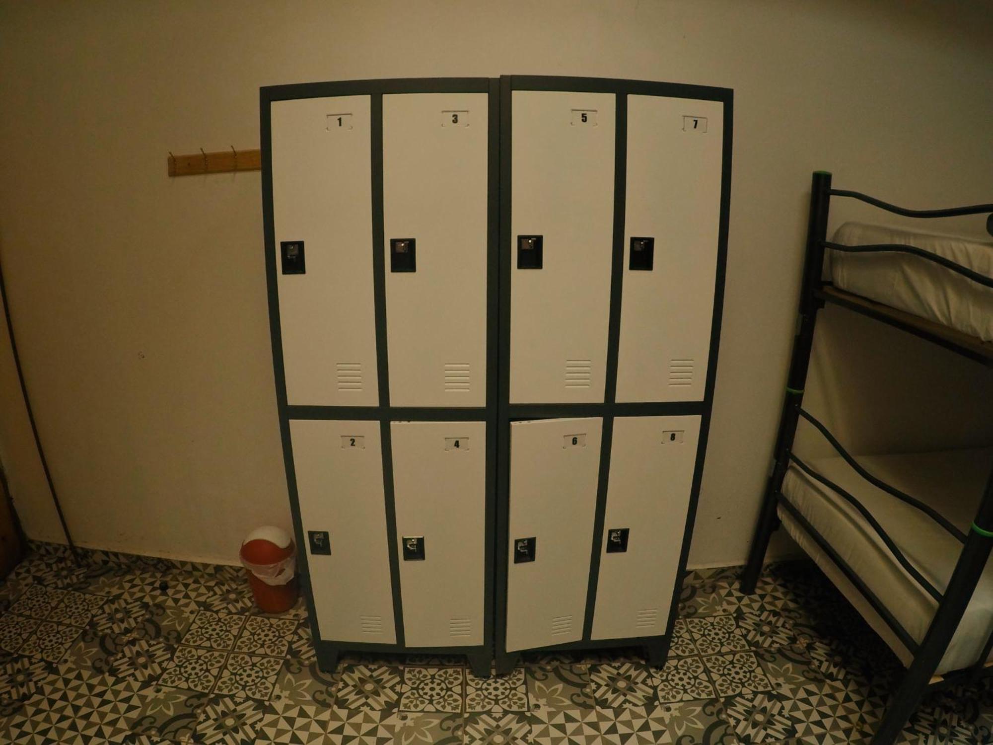 Cama em Dormitório Misto com 6 Camas