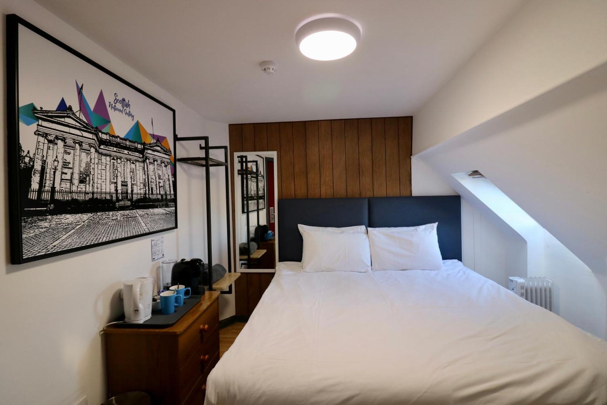 Double Room,704289814:JPEG