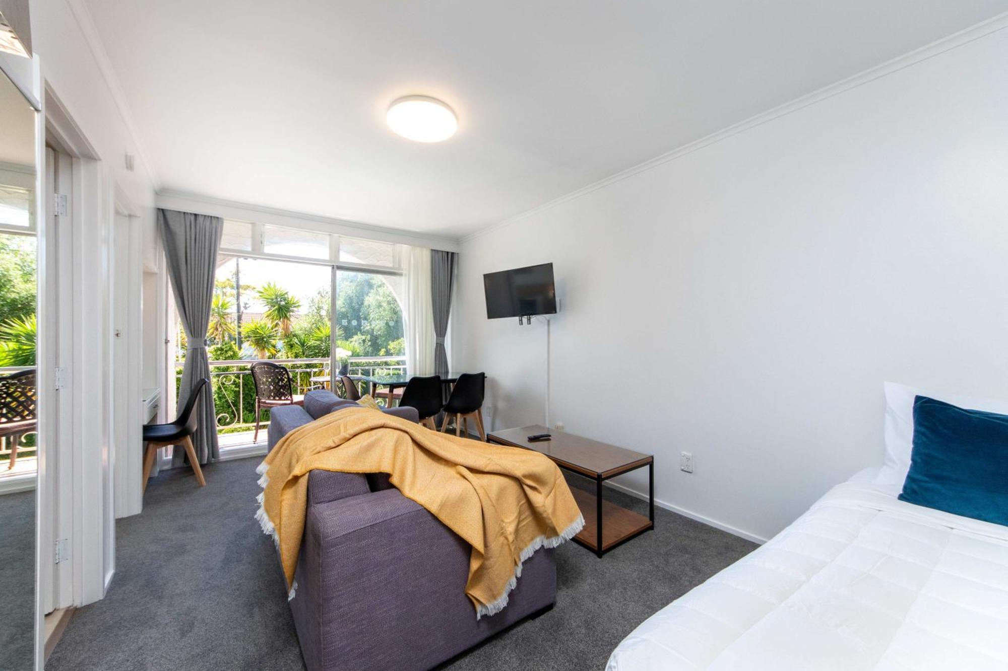 Chambre Lit Queen-Size avec Balcon
