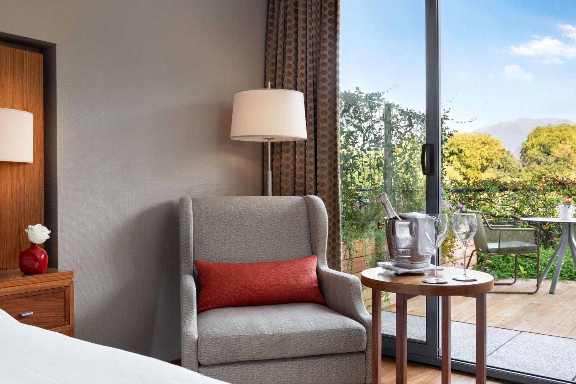 Deluxe Zimmer mit Kingsize-Bett und Balkon