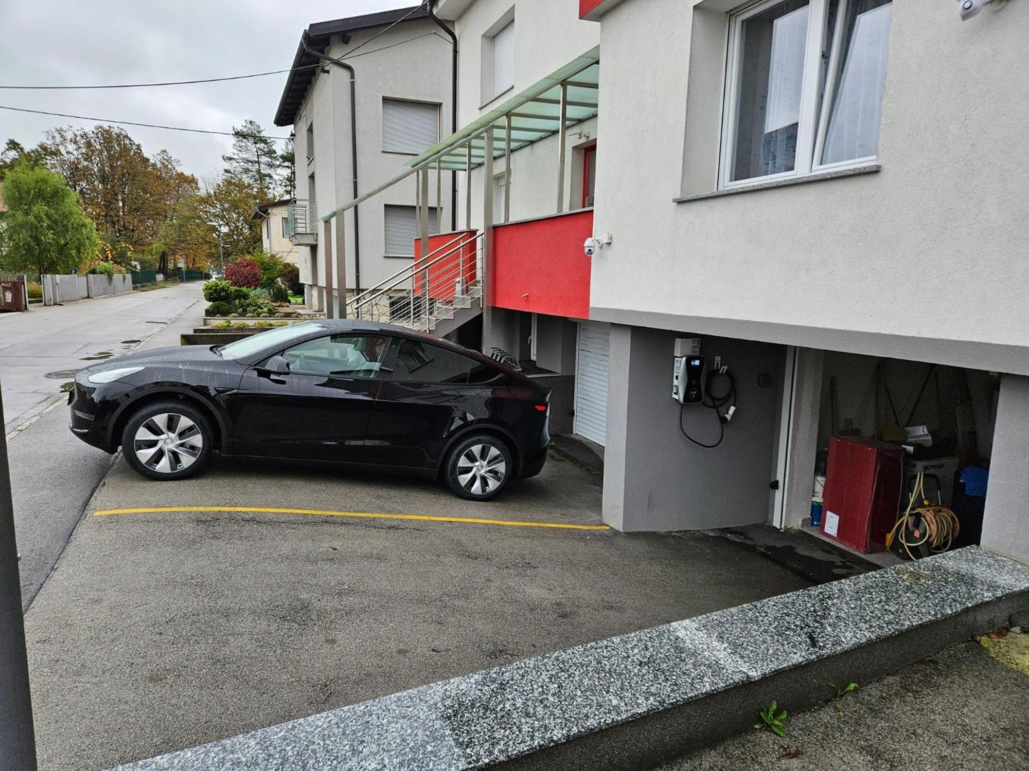 Three-Bedroom Apartment,1541071372:JPEG