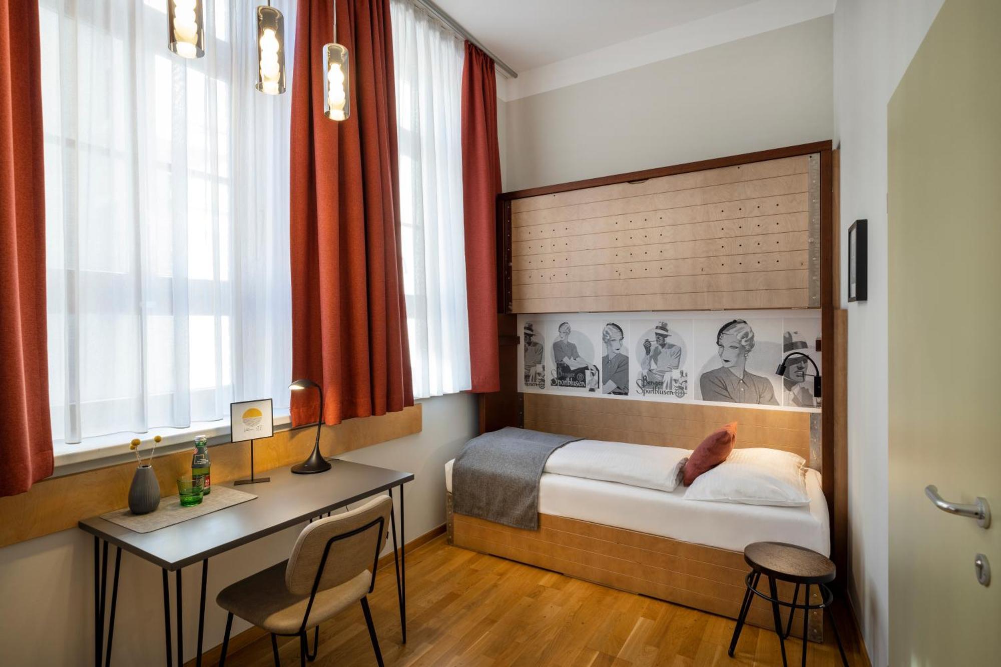 Single Room,1541797984:JPEG