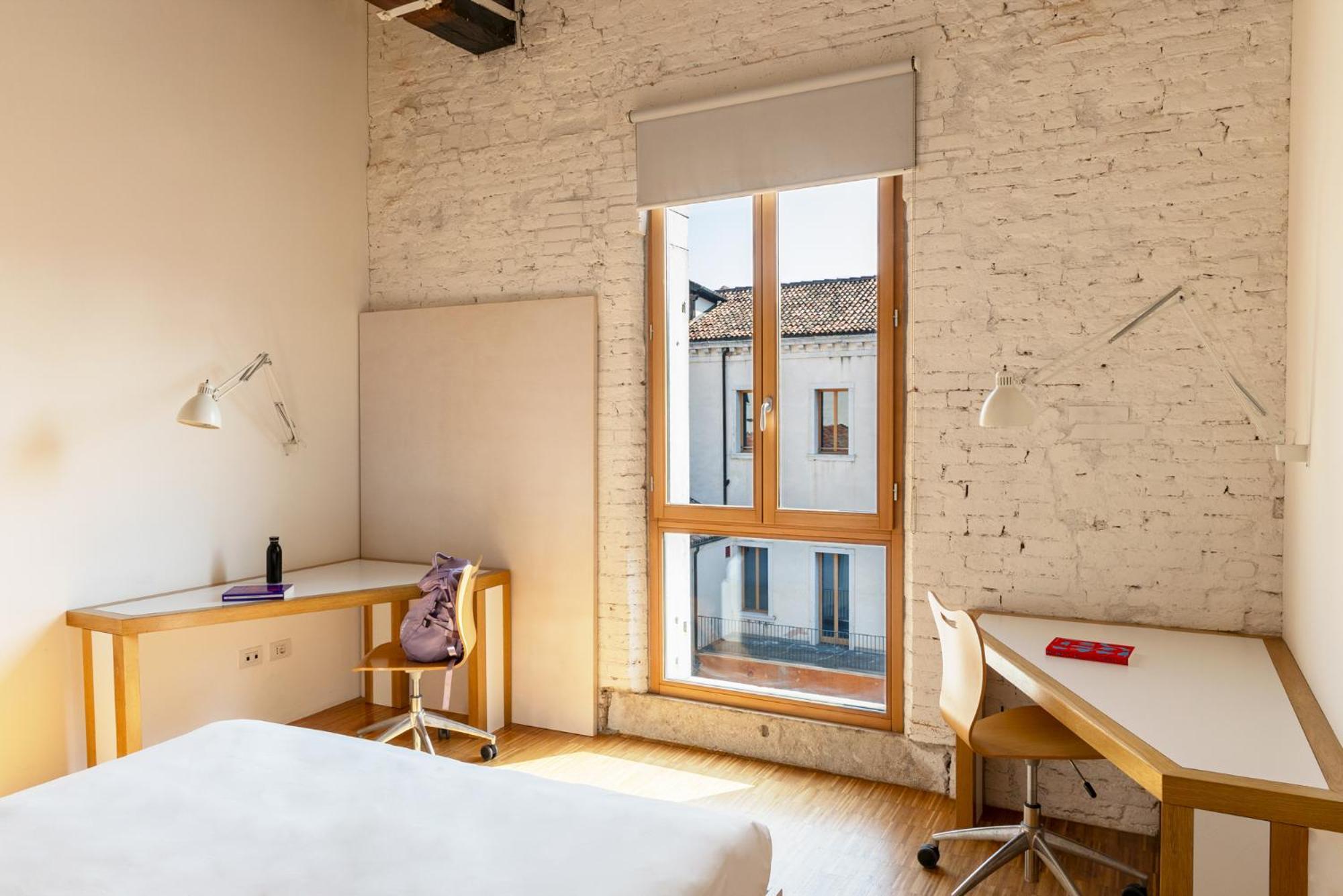 Double Room,1122117744:JPEG