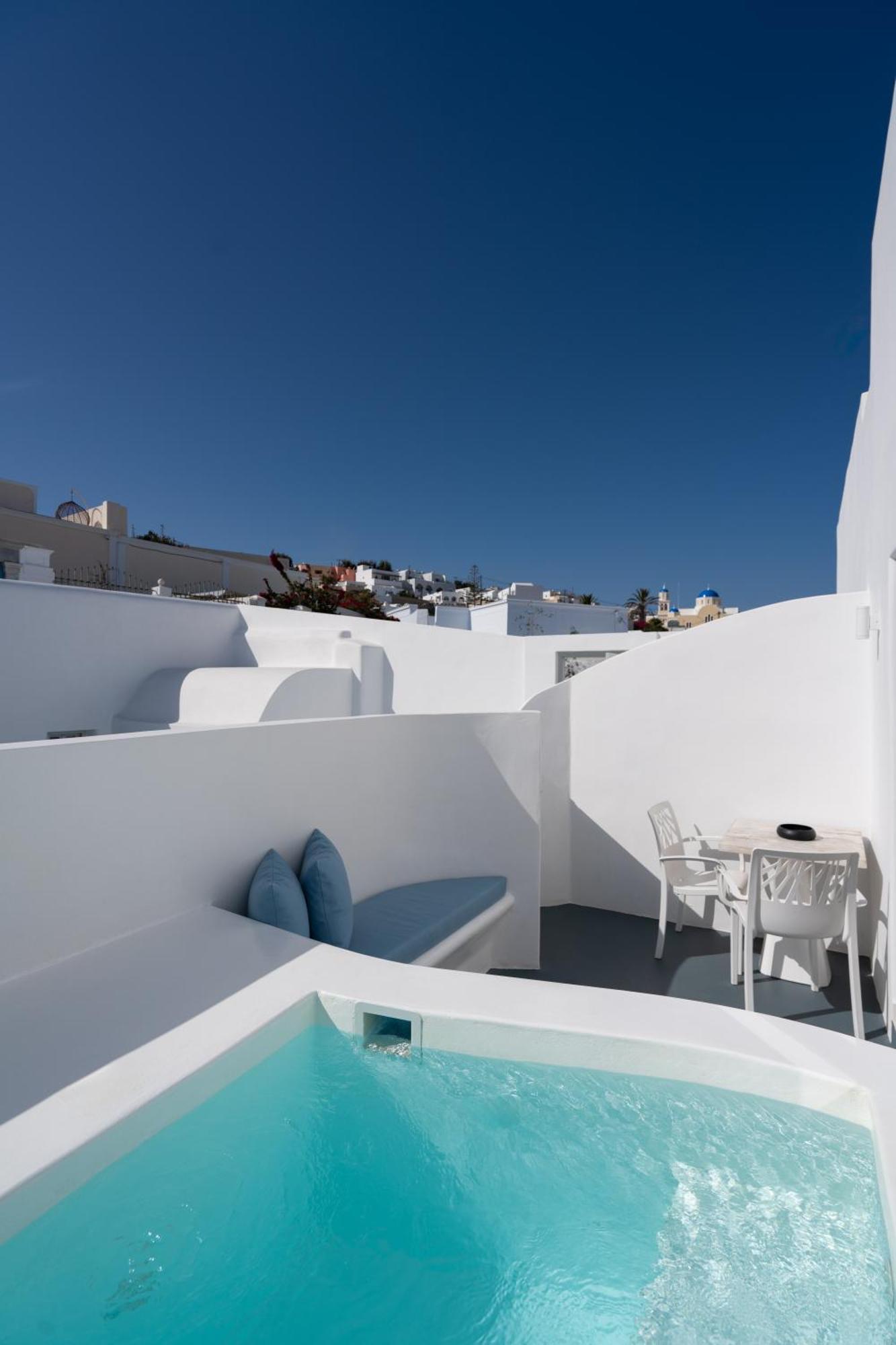 Premium Cave Suite with Outdoor Hot Tub