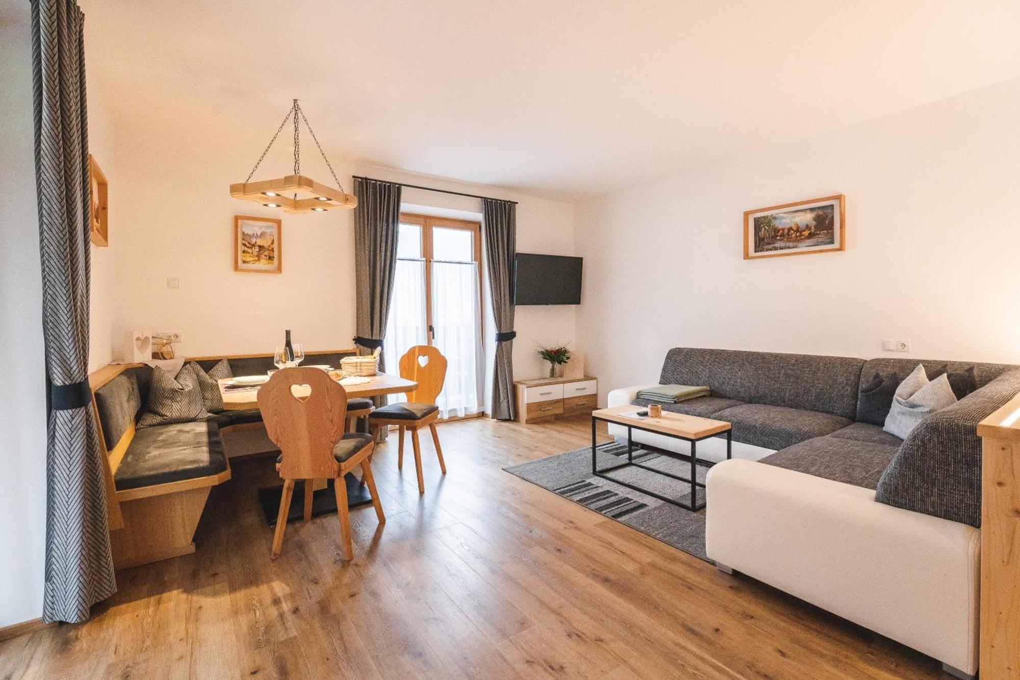 Two-Bedroom Apartment,1544154364:JPEG