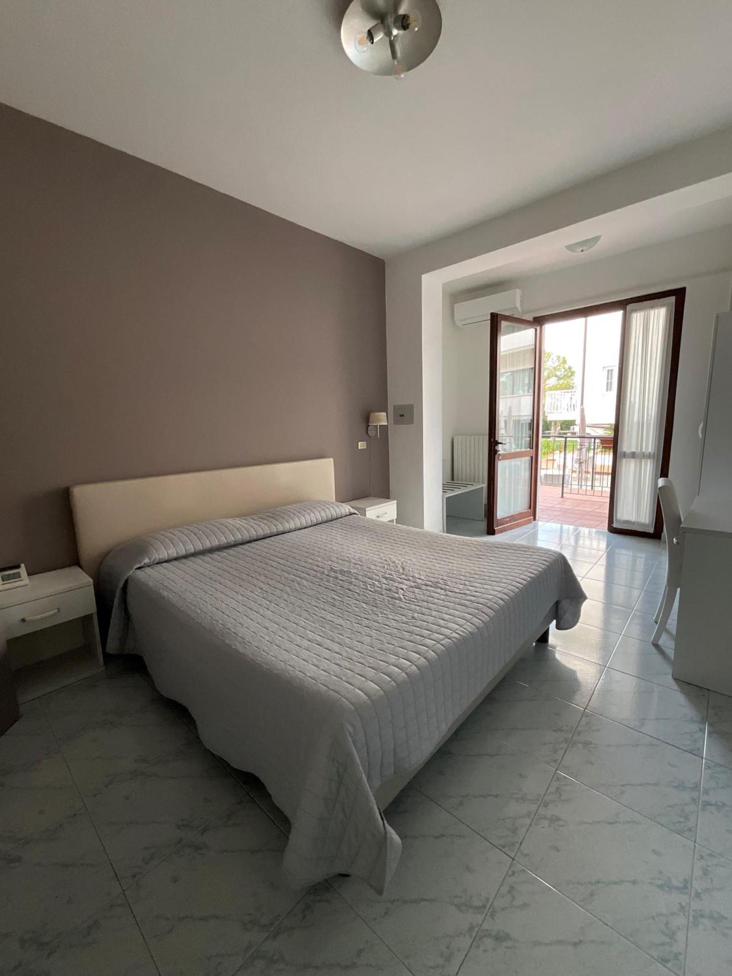 Comfort Doppelzimmer mit teilweisem Seeblick – Dependance