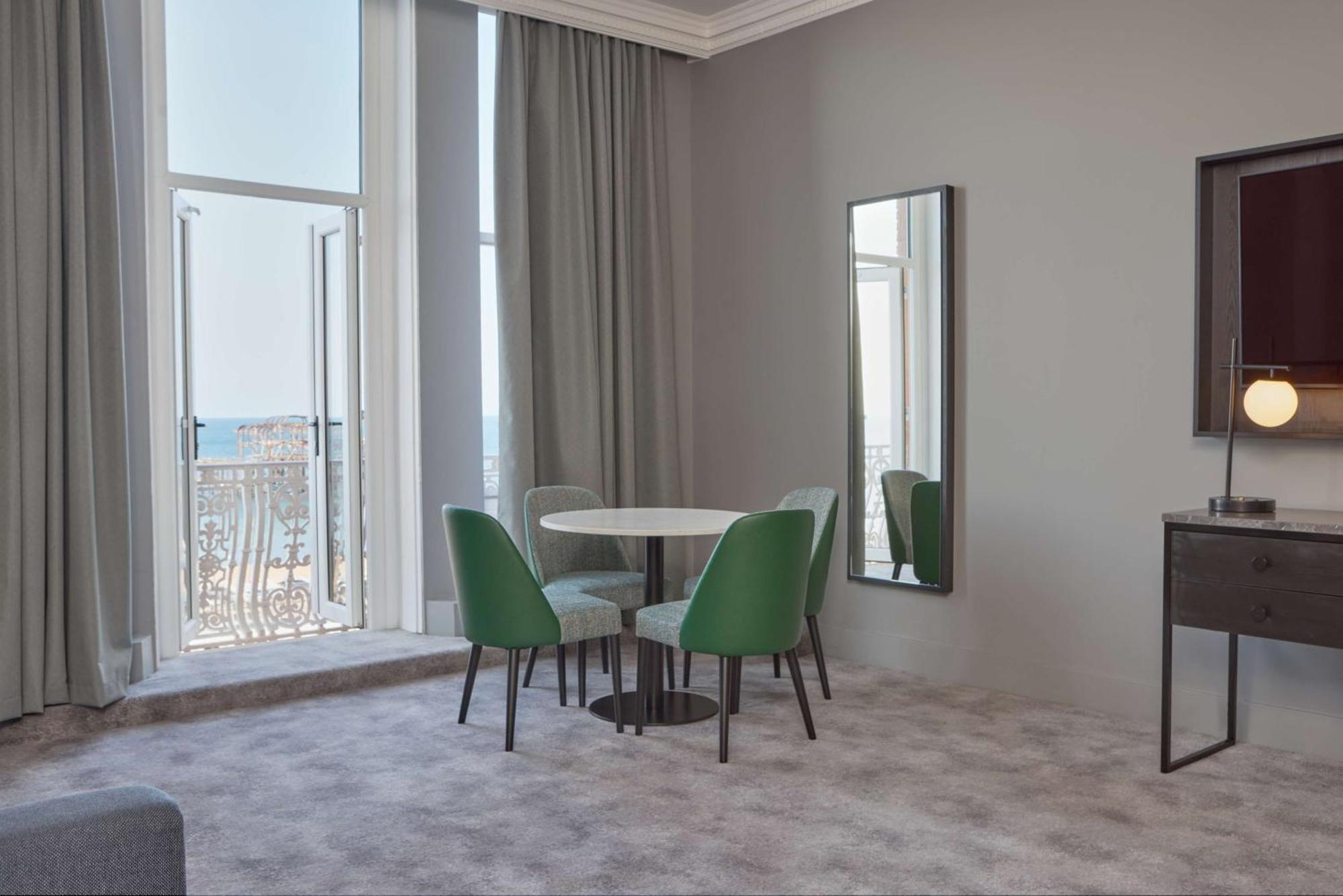 Suite mit 1 Schlafzimmer mit Kingsize-Bett, Balkon und Aussicht
