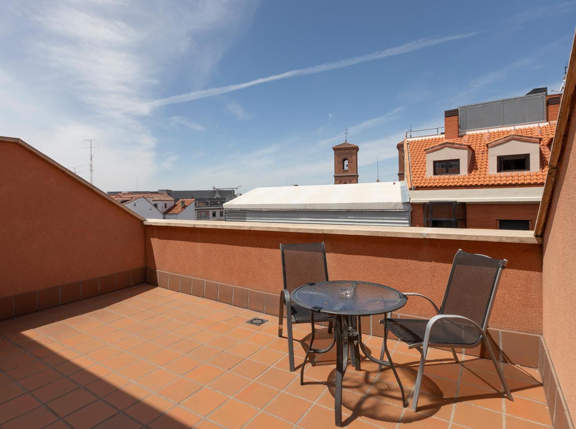 Doppel-/Zweibettzimmer mit eigener Terrasse
