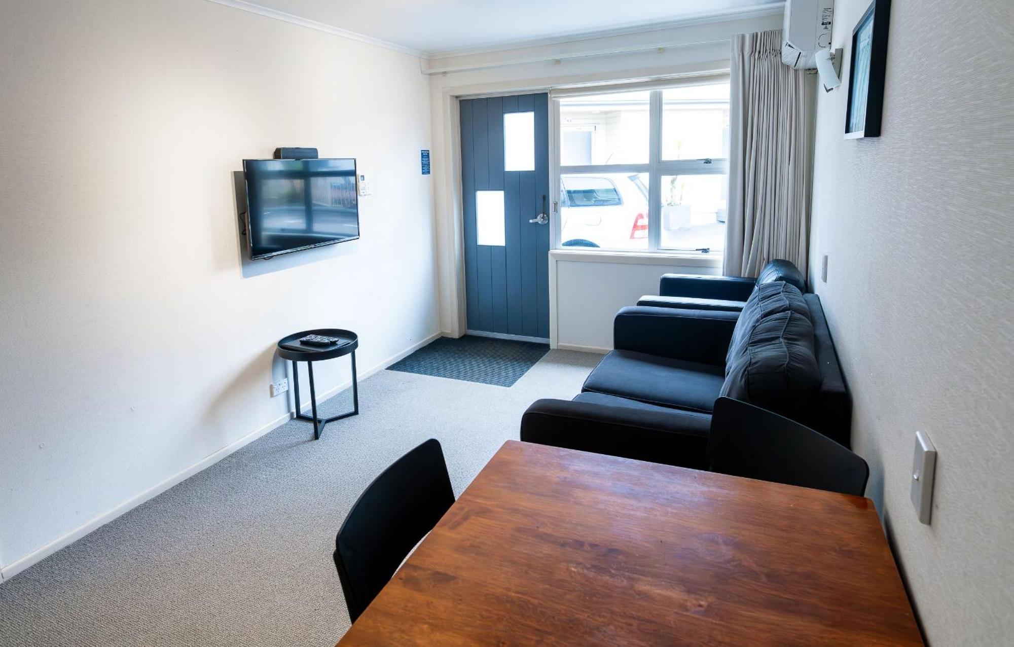Superior Two Bedroom Apartment with Outdoor Hot Tub