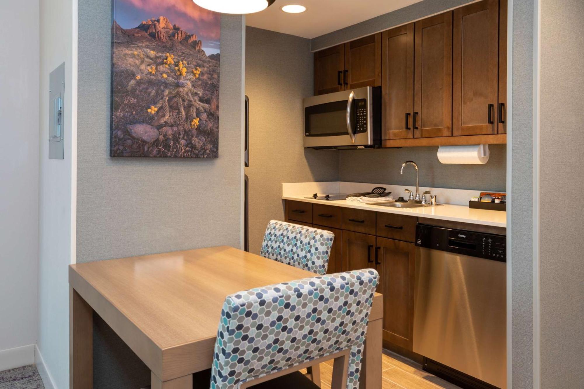 One-Bedroom King Suite with Mountain View