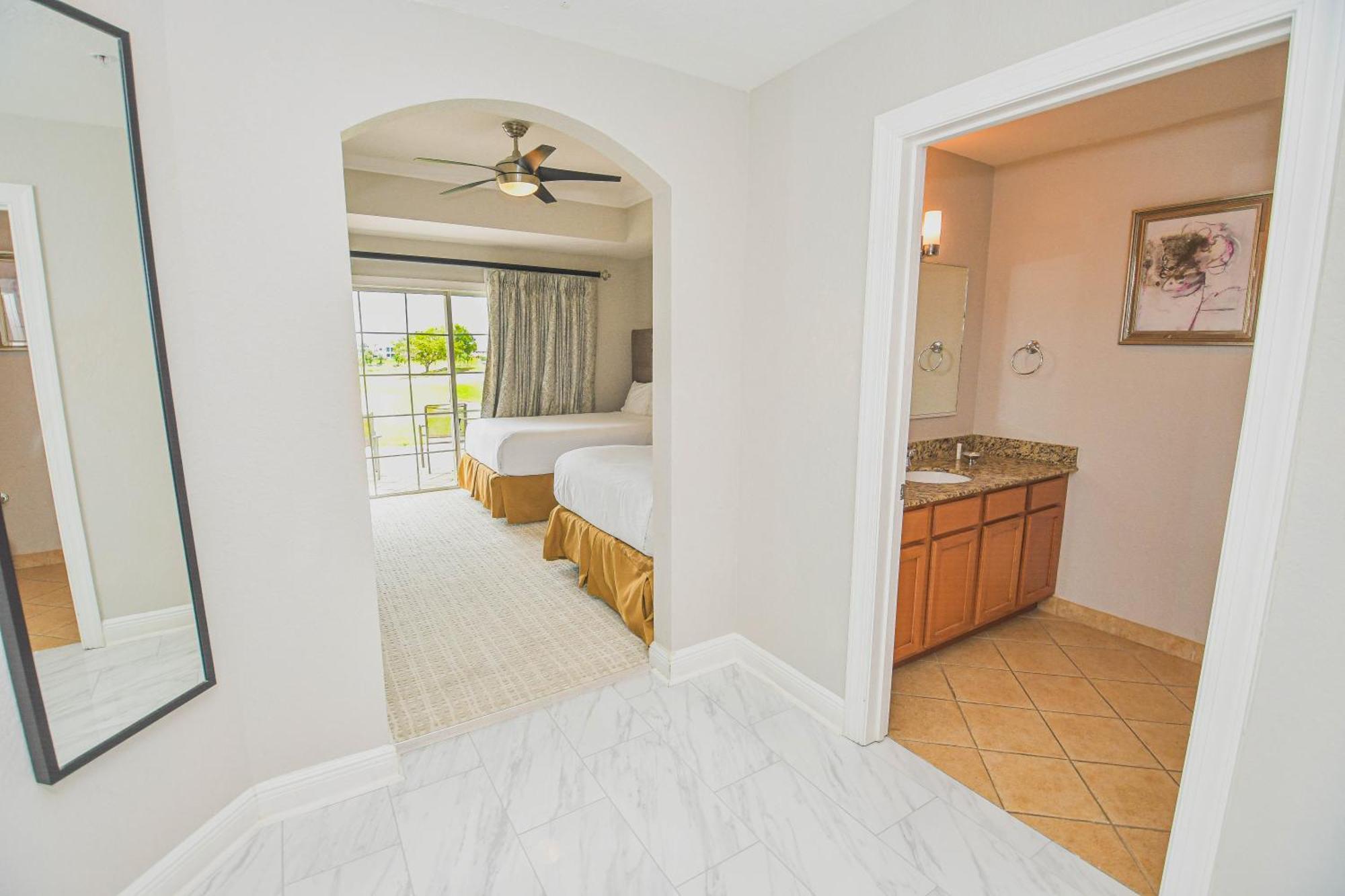 Deluxe Three-Bedroom Villa - Waterpark Access,1547338612:JPEG