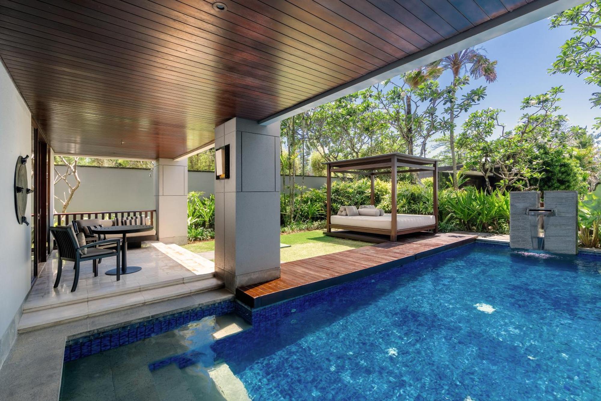 King Pool Suite
