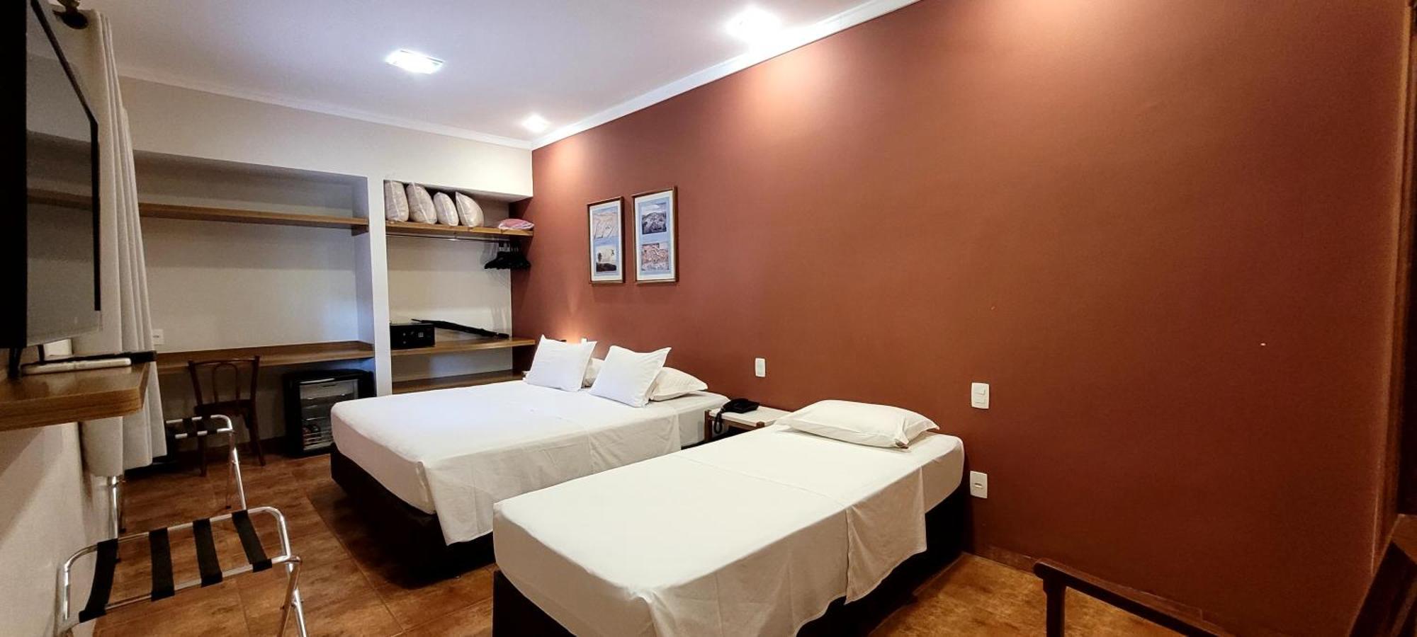 Quarto Triplo com Varanda