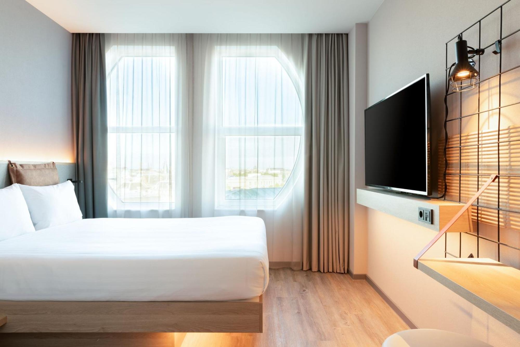 Chambre Lit Queen-Size Moxy - Vue sur Ville