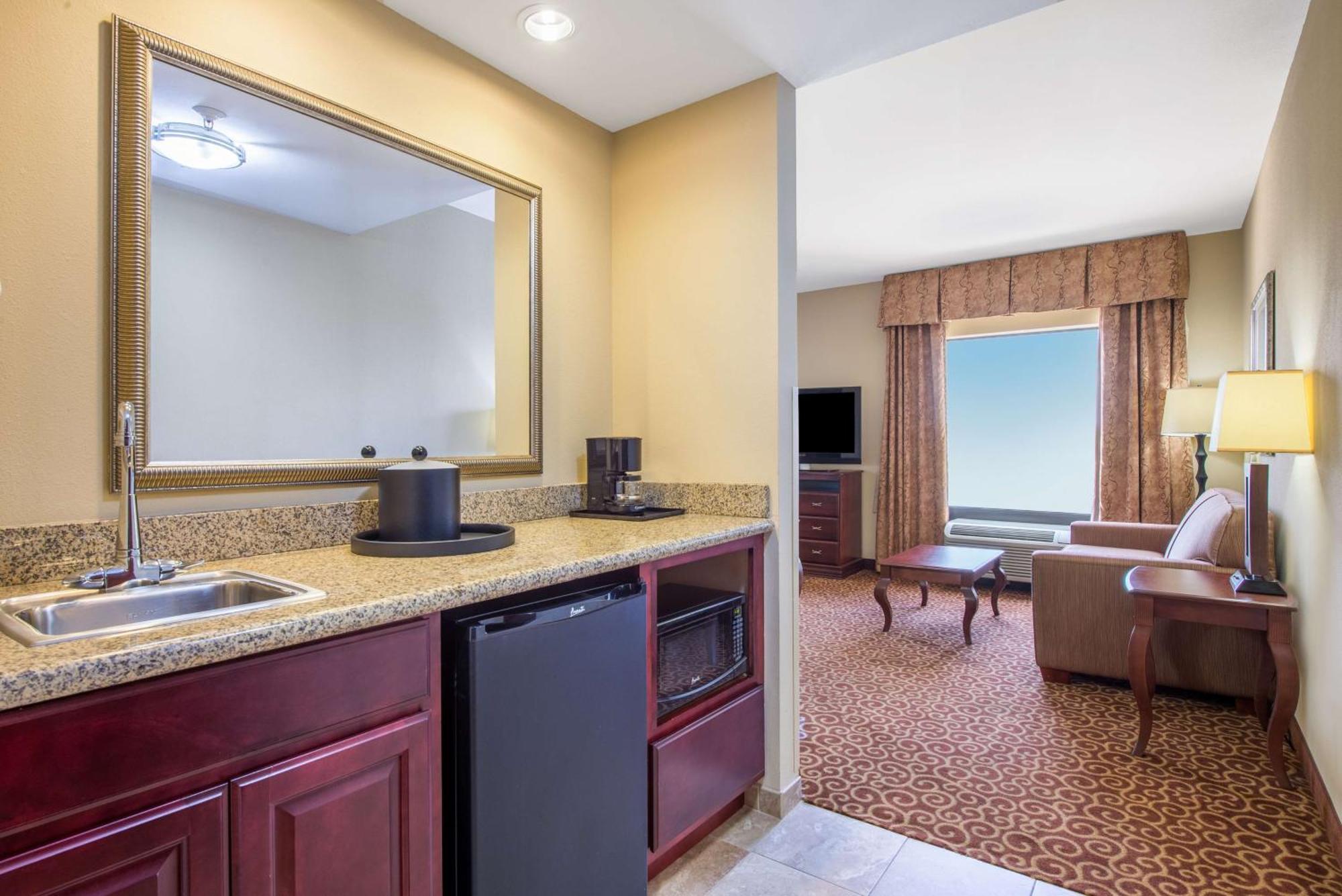 Suite Lit King-Size 1 Chambre avec Bain à Remous - Non-Fumeurs