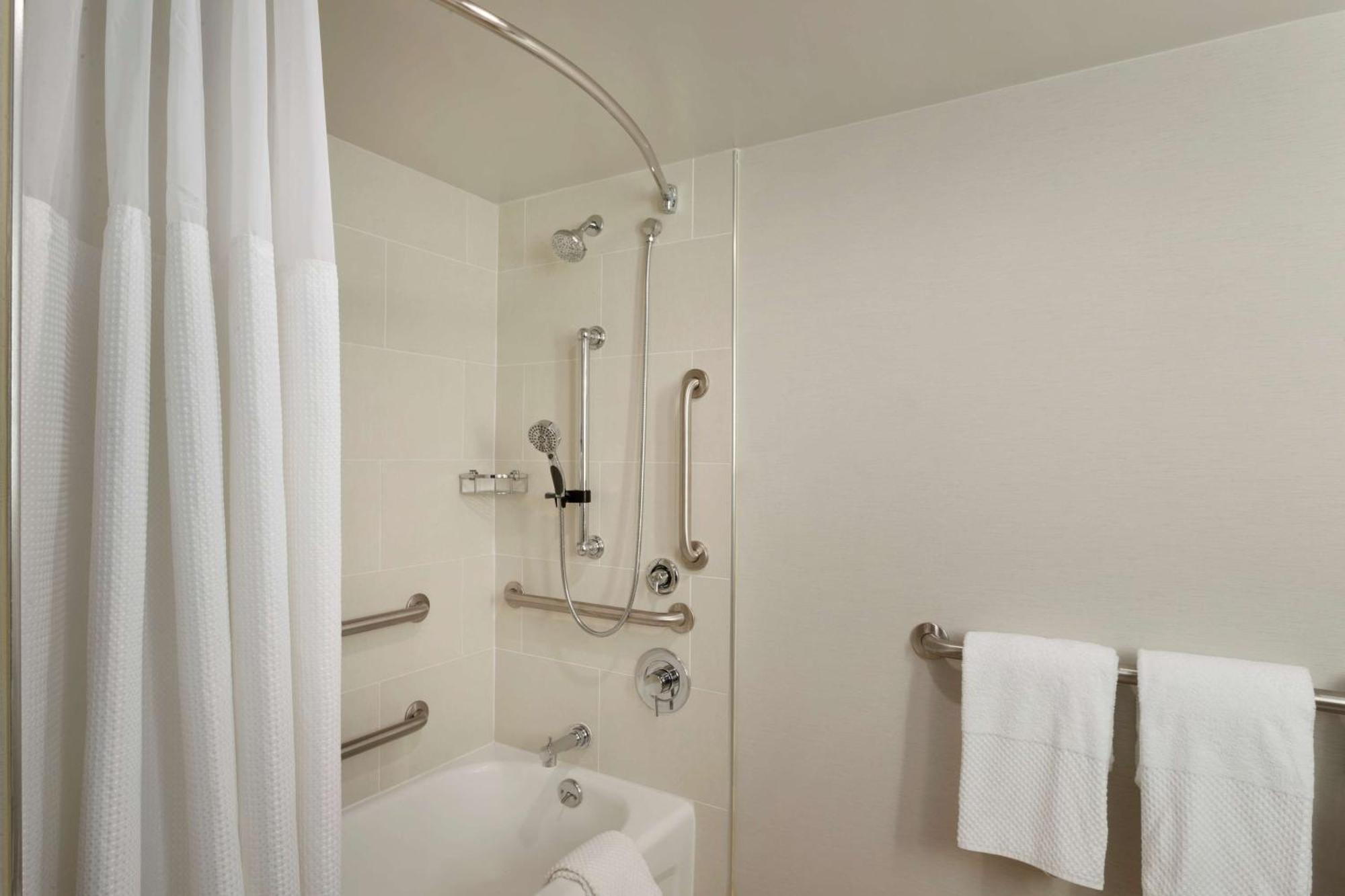 King Room - Mobility Access/Non-Smoking,1548862912:JPEG