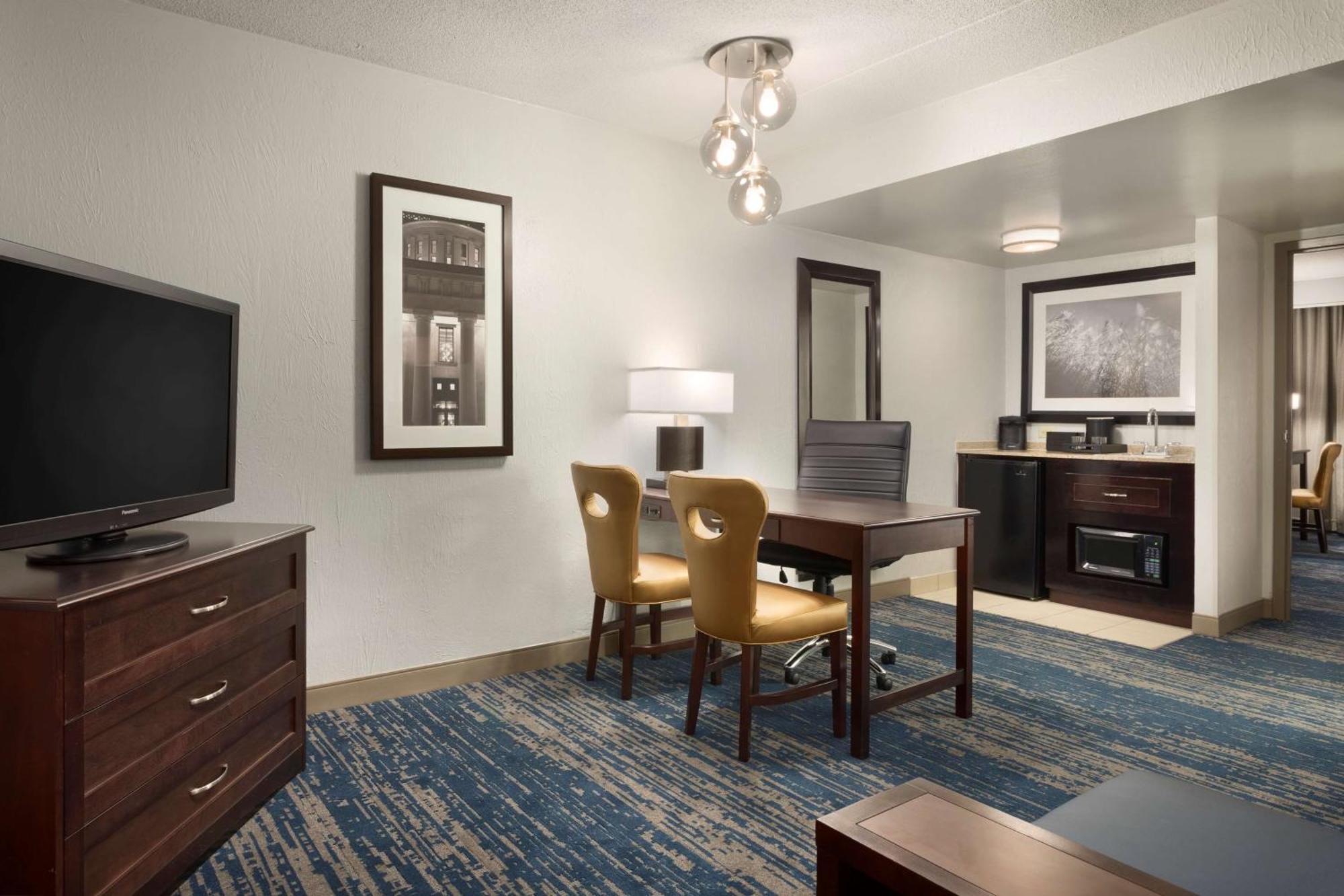 Suite with Two Double Beds - Non-Smoking,1706251255:JPEG