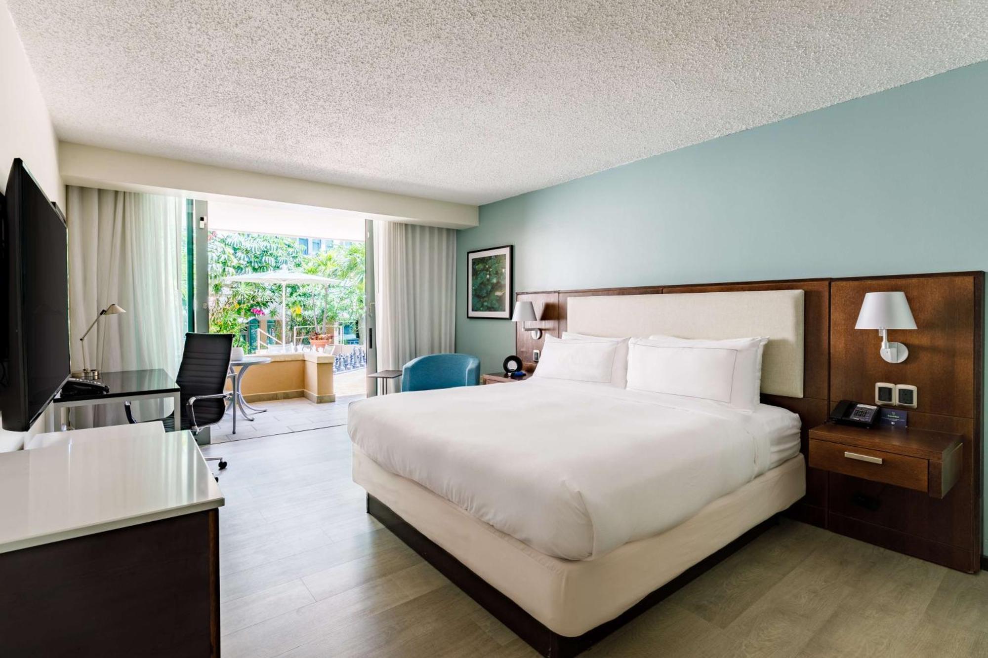King Room with Balcony and Garden View,1548934957:JPEG