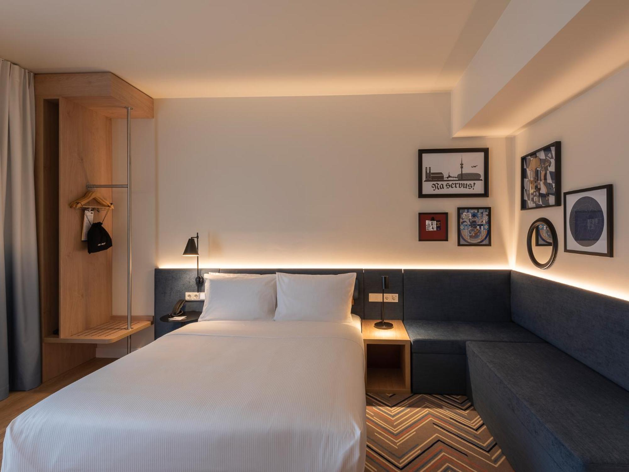 Zimmer mit Kingsize-Bett