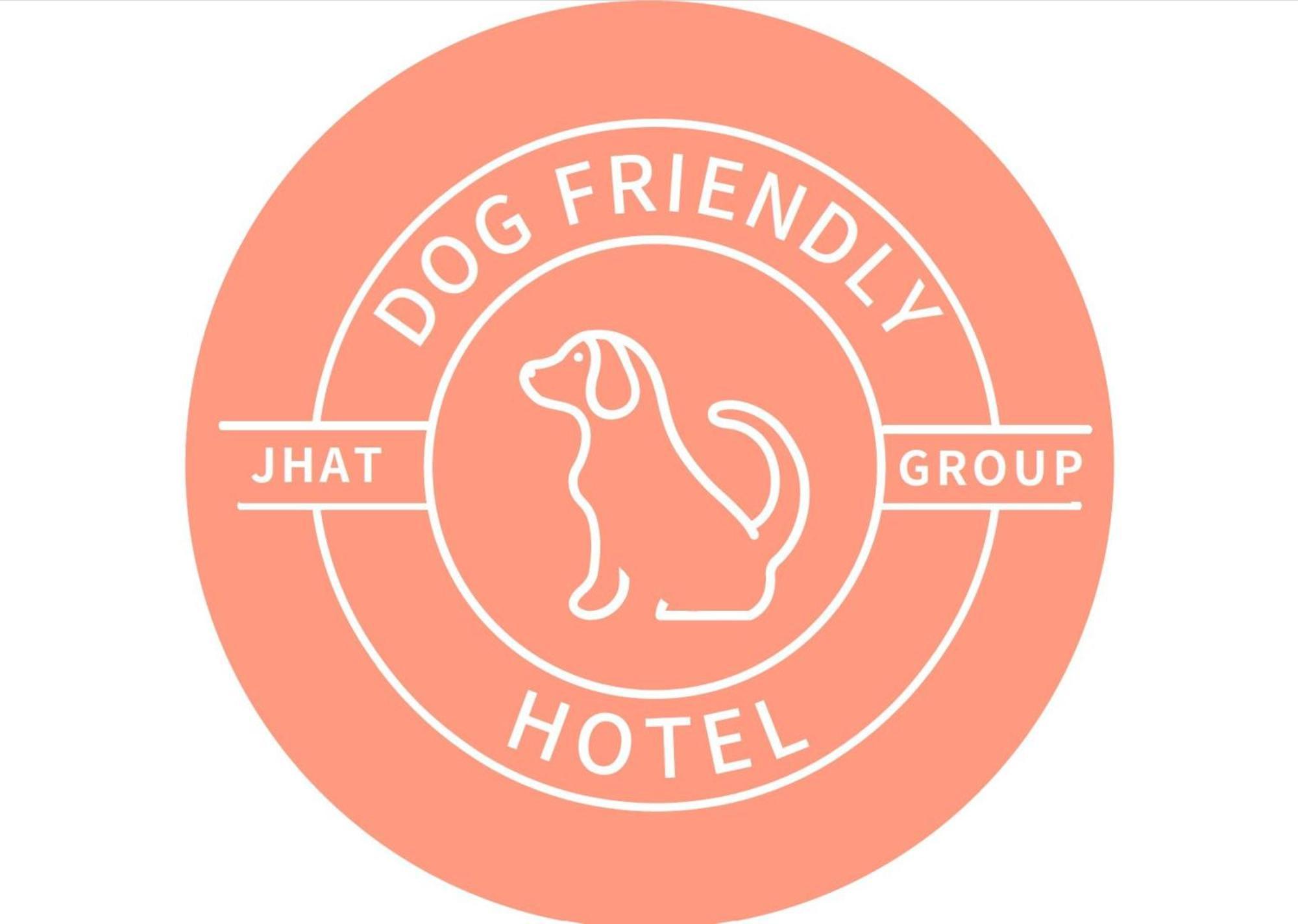 Dog-Friendly - Deluxe Twin Room - Non-Smoking (For One Dog),1549453450:JPEG