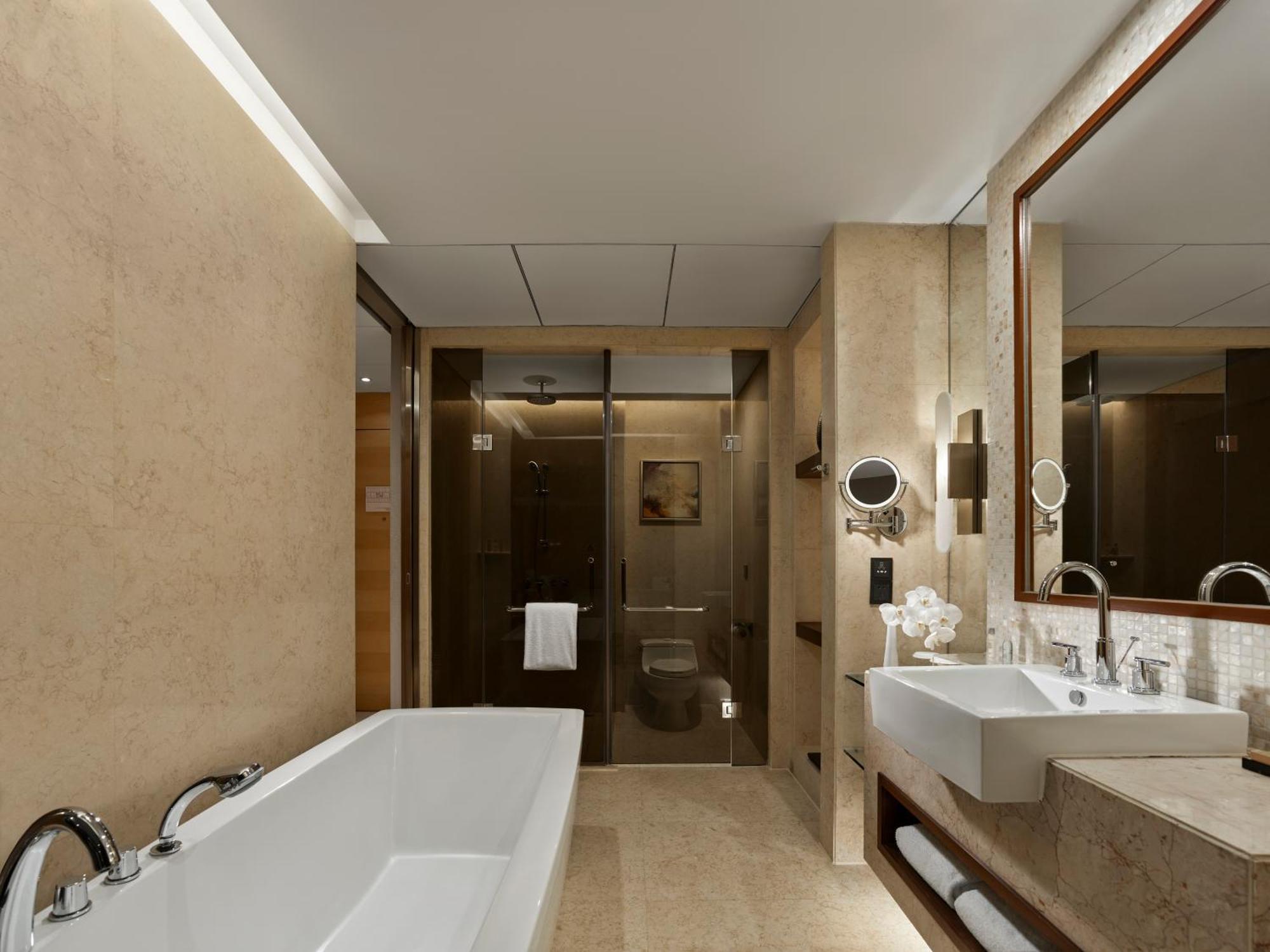 King Room - Near to Fitness Room