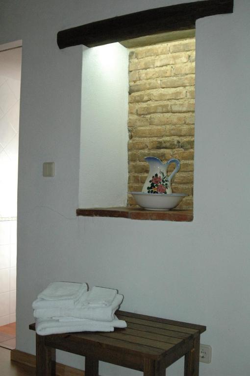 Room Double Bed,28338986:JPEG