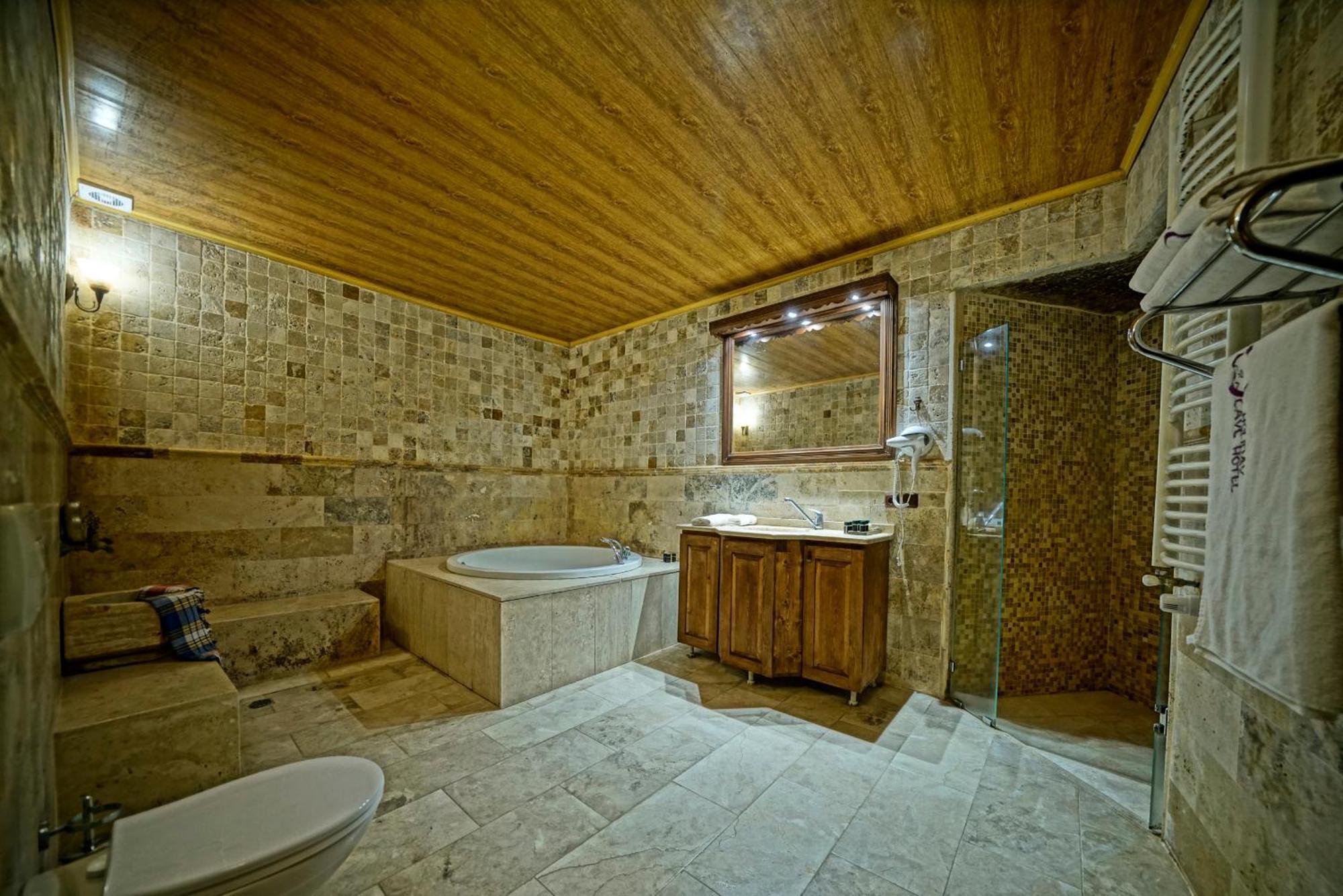 Habitación Triple Deluxe Cueva