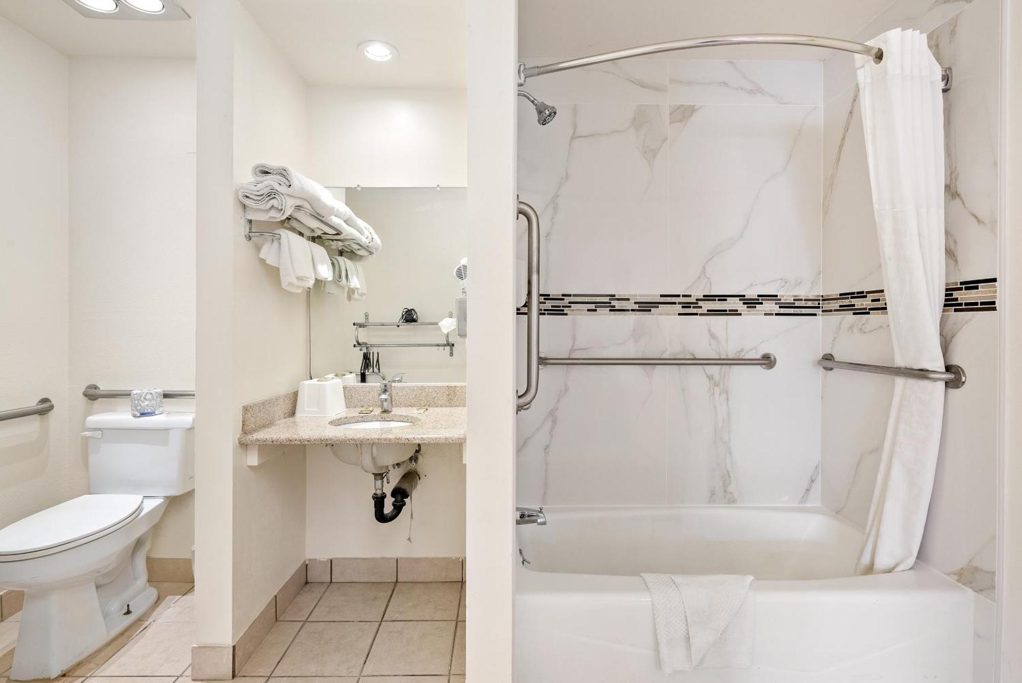 Chambre Double - Accessible aux Personnes à Mobilité Réduite
