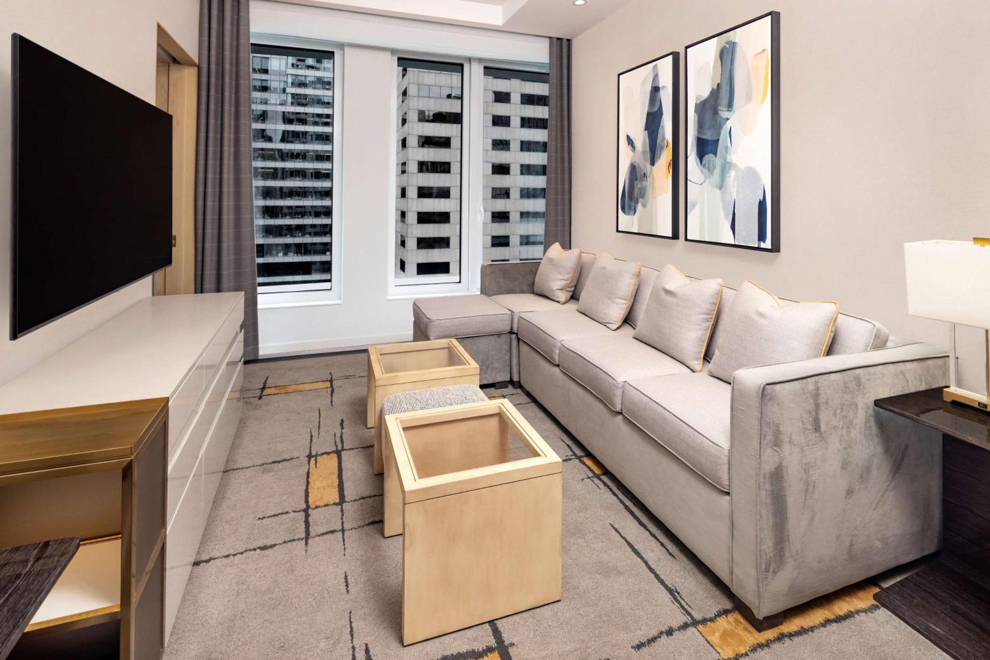 Suite King com 1 Quarto e Sofá-cama