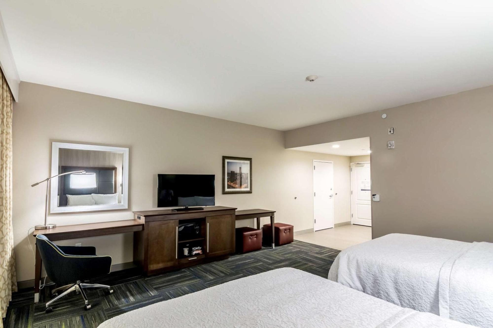 Chambre avec 2 Lits Queen-Size - Accessible aux Personnes à Mobilité Réduite - Non-Fumeurs
