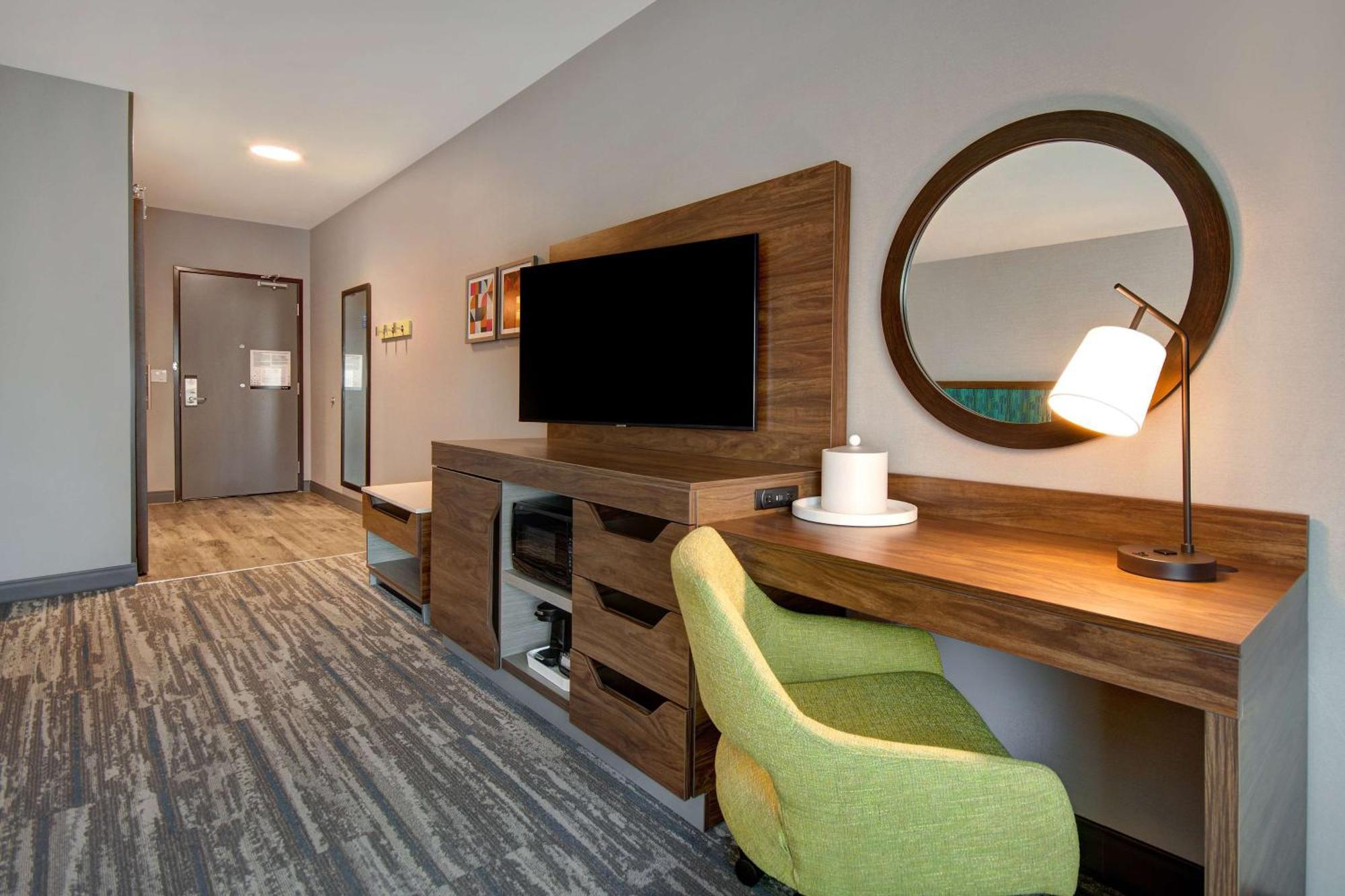 King Room with Sofa Bed - Hearing Accessible