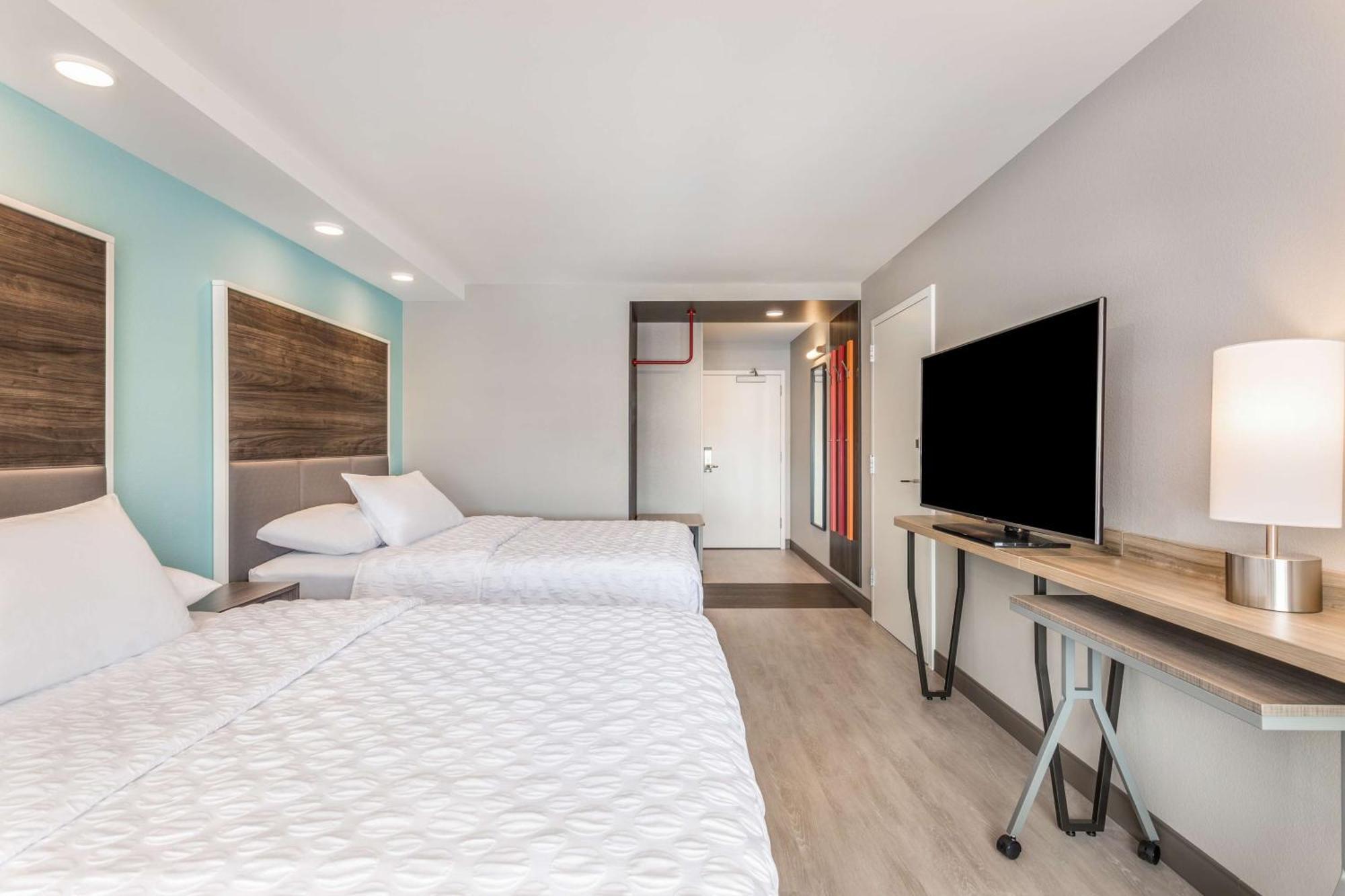 Queen Room with Two Queen Beds,1551611257:JPEG