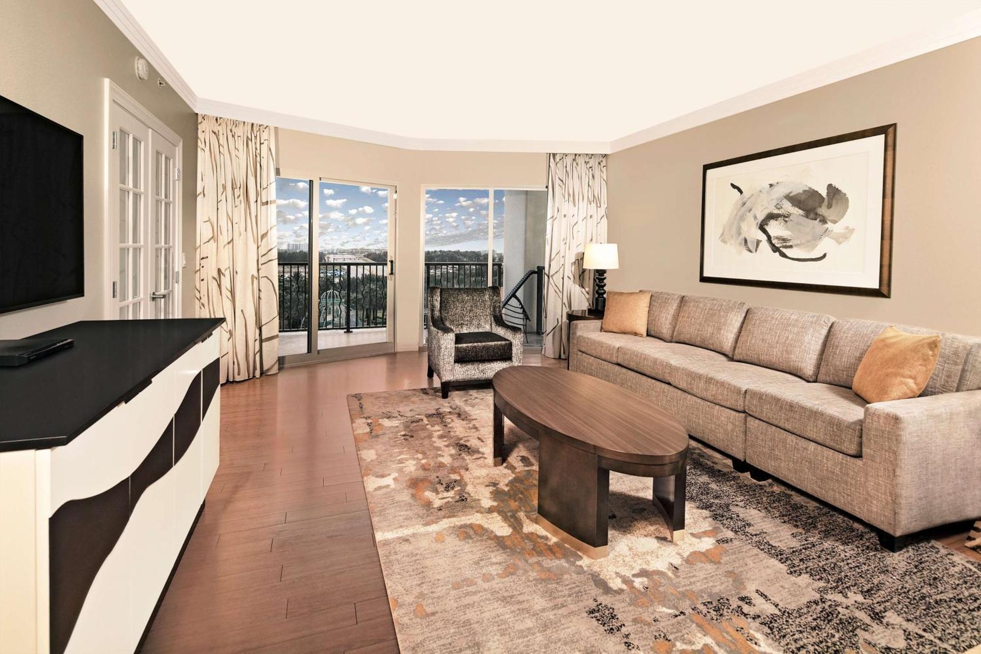 Suite King com 1 Quarto e Sofá-cama