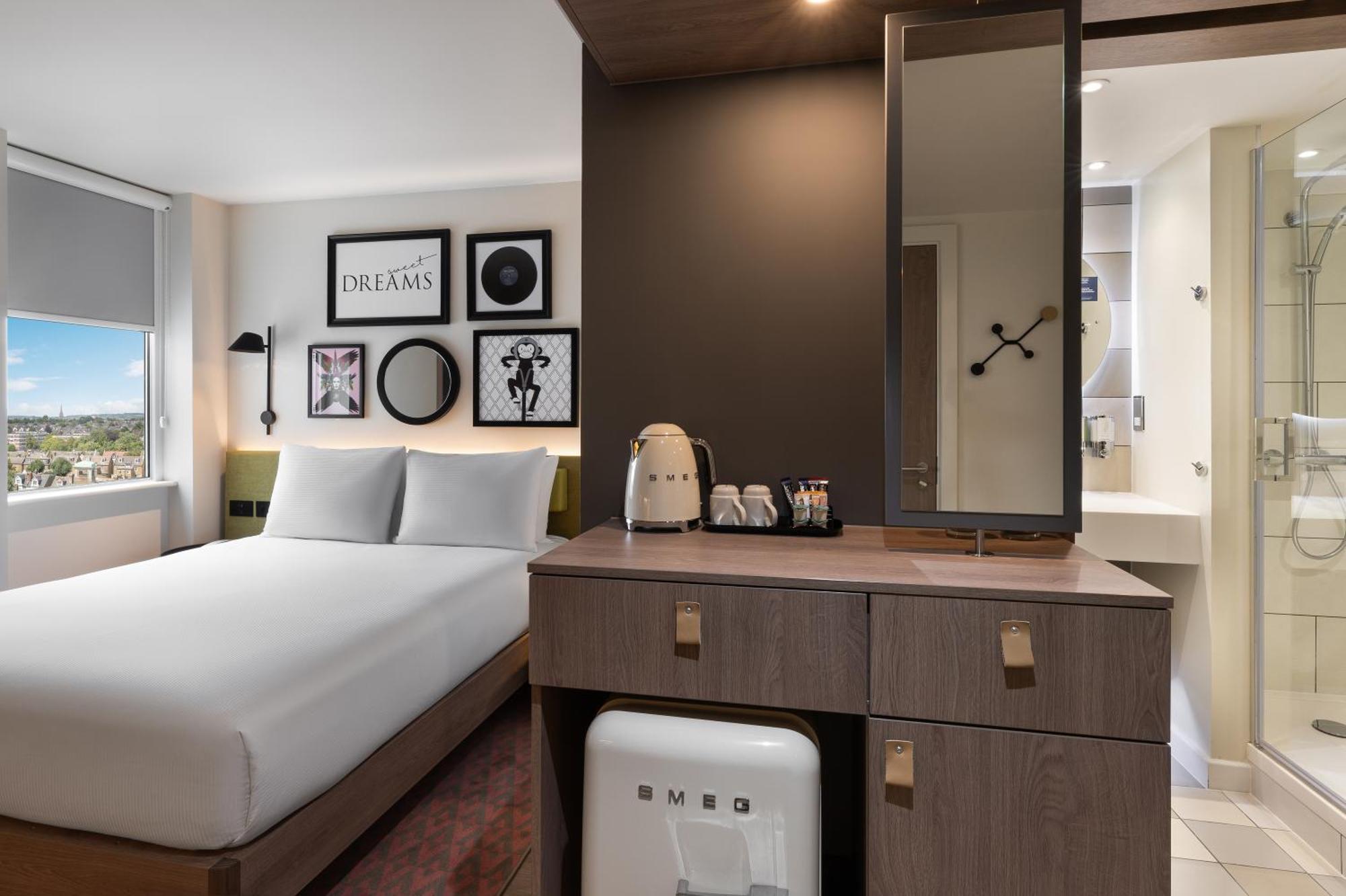 Kamer met Queensize Bed