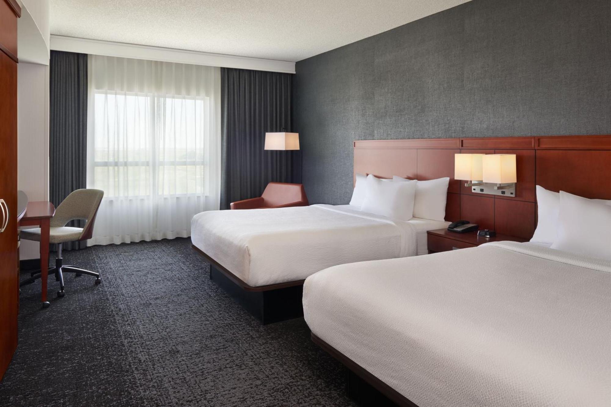 Zimmer mit 2 Queensize-Betten