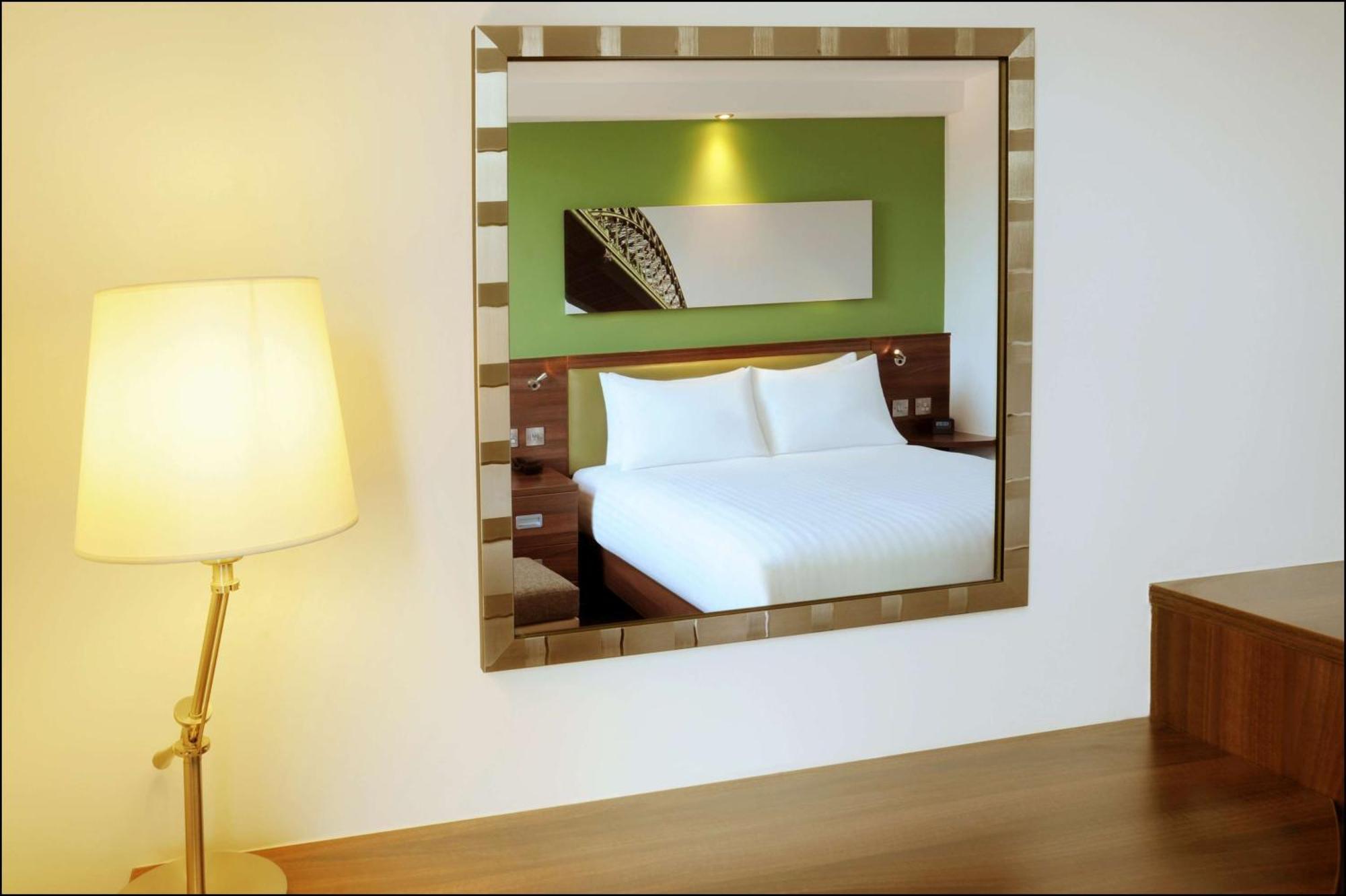 Queen Room,1552499224:JPEG