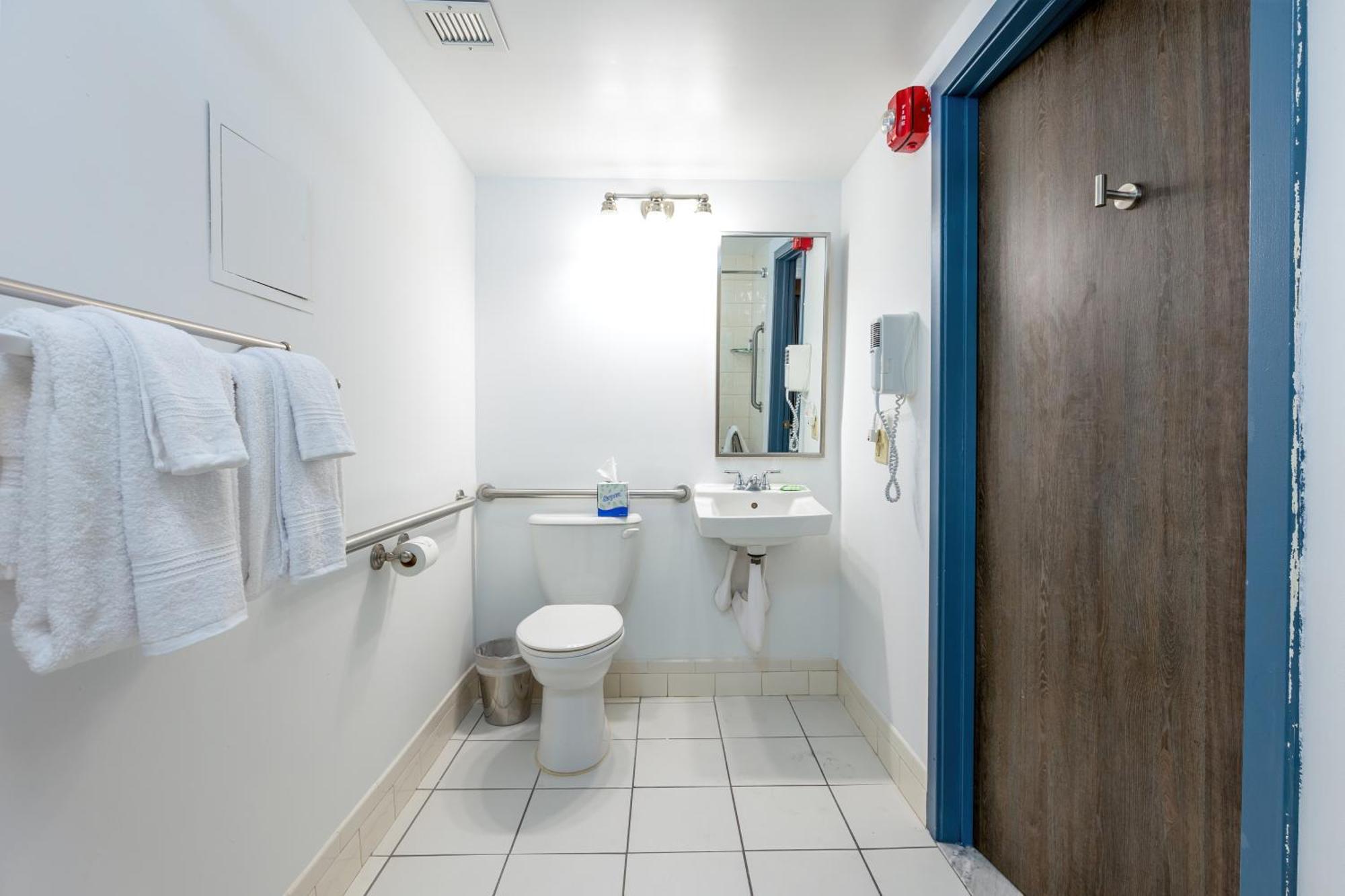 Chambre Lit King-Size Standard - Accessible aux Personnes à Mobilité Réduite