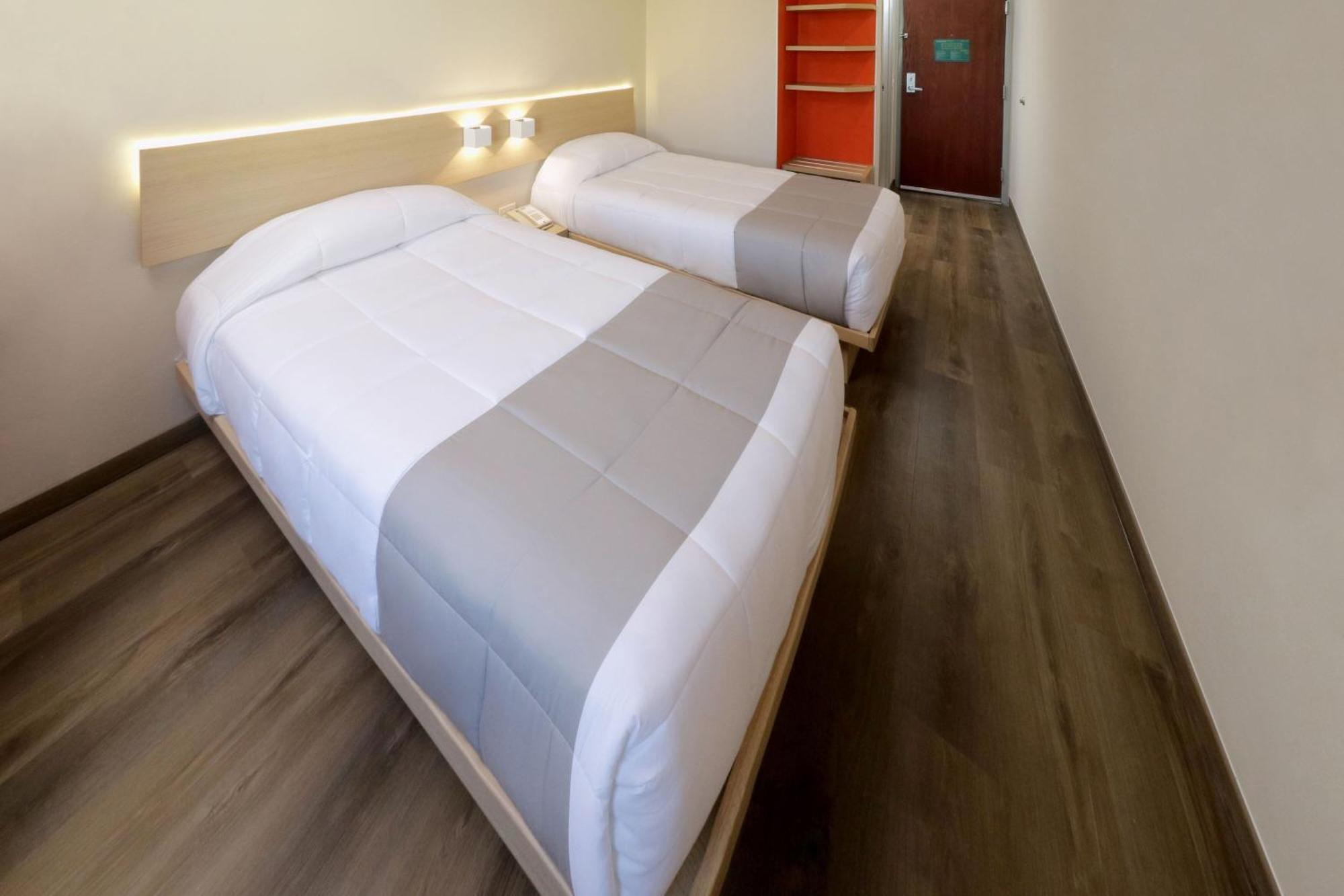 Twin Room,1553208448:JPEG