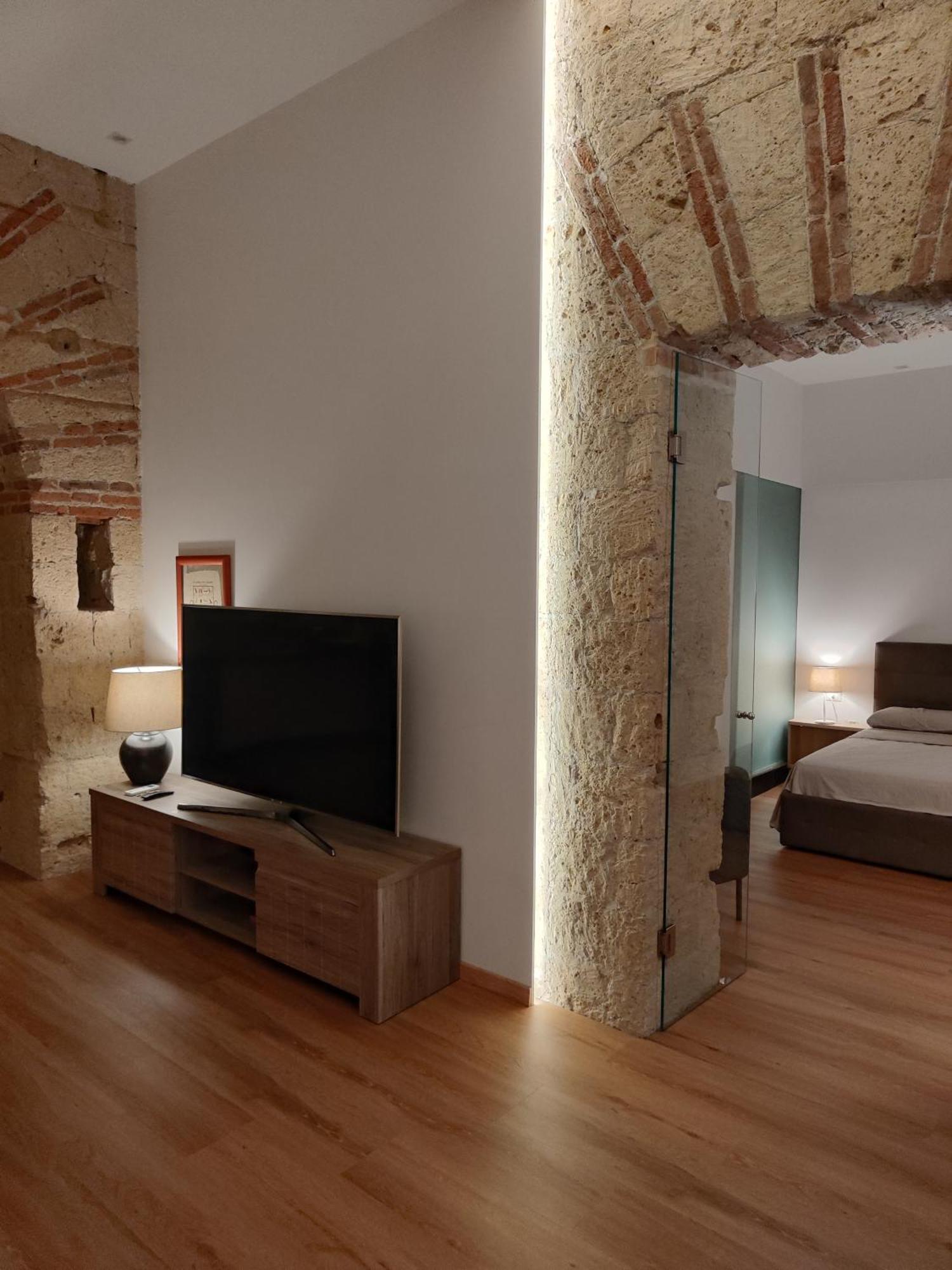 Deluxe Apartment,1553233708:JPEG