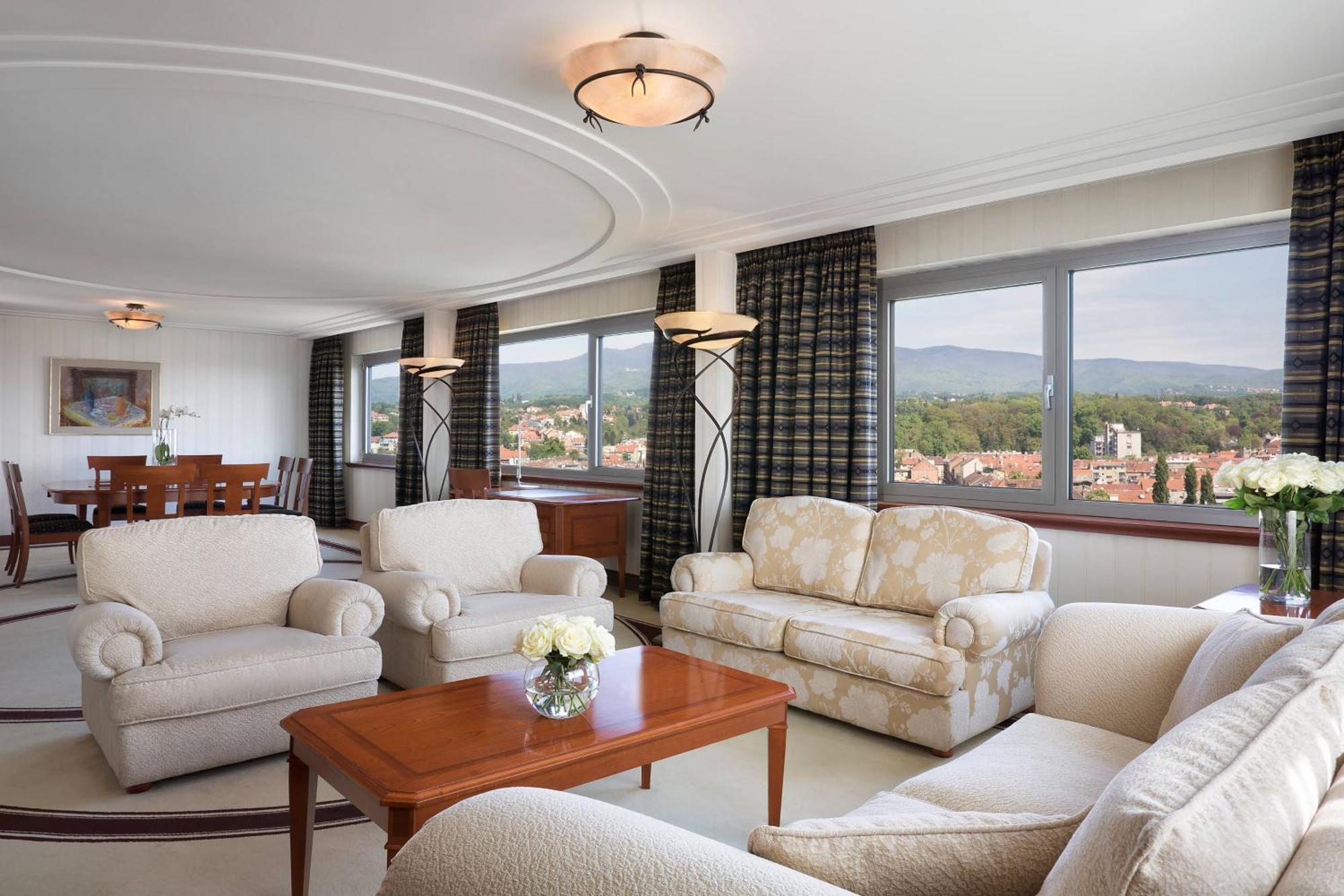 Suite Presidencial de 2 dormitorios con vistas a la ciudad