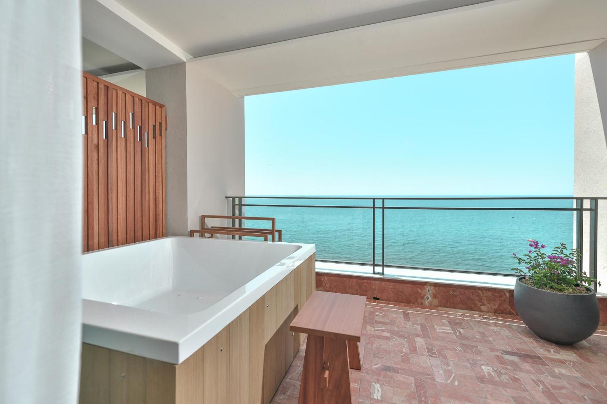 Suite Junior avec Vue sur la Mer (1 Adulte)
