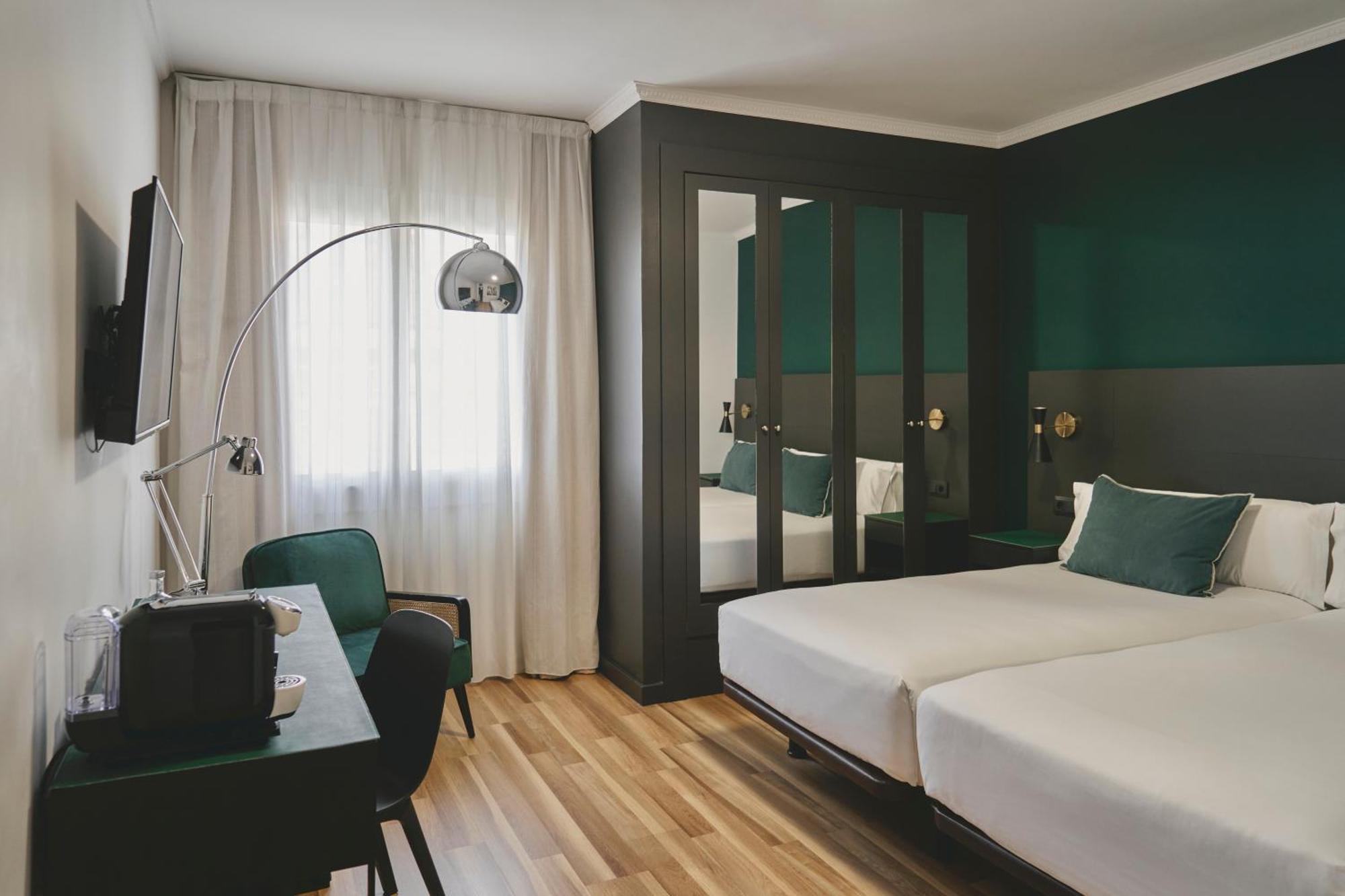 Executive Room,1693273648:JPEG